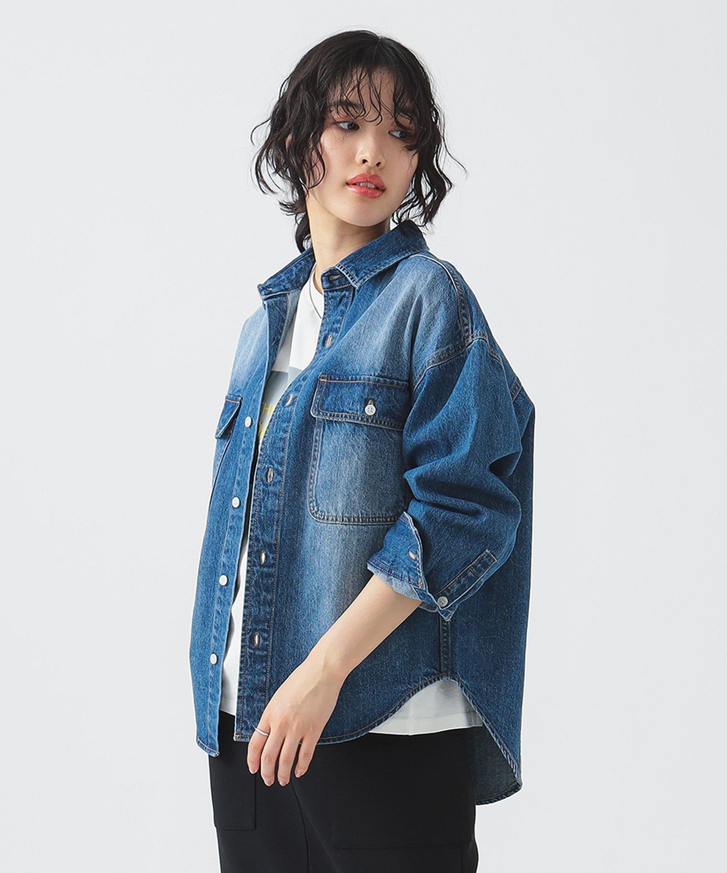 【ビーミングライフストアバイビームス/B:MING LIFE STORE by BEAMS】のデニムシャツ(S~M) 25SS 春 きれいめ ウォッシャブル denim インテリア・キッズ・メンズ・レディースファッション・服の通販 founy(ファニー) 　ファッション　Fashion　レディースファッション　Fashion for Women　トップス・カットソー　Cut & Sew Tops　シャツ・ブラウス・オフィスカジュアル　Elegant Blouses & Button-Ups　2025年　2025　2025春夏・S/S　Spring/Summer 2025 SS25　おすすめ　Recommended / Our Picks　ウォッシャブル　Machine Washable　デニム　Denim, Jeans Material　ポケット　Pocket, Pocket Detail　定番　Standard, Basic Item　春　Spring　羽織　Haori, Light Jacket　INDIGO|ID: prp329100004690102 ipo3291000000033925510