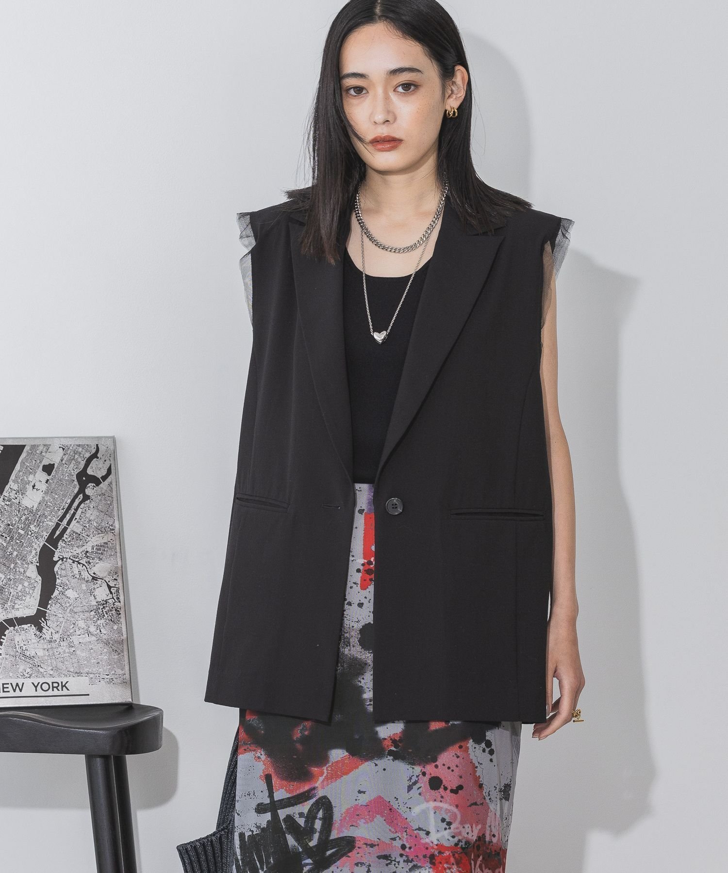 【ジーナシス/JEANASiS】のバックギャザーピークドジレ インテリア・キッズ・メンズ・レディースファッション・服の通販 founy(ファニー) 　ファッション　Fashion　レディースファッション　Fashion for Women　アウター　Coat / Outerwear Collection　トップス・カットソー　Cut & Sew Tops　ベスト&ジレ / 重ね着スタイル　Vests & Gilets　バッグ　Bags　ギャザー　Gathered, Ruffled　スーツ　Suit, Formalwear　チュール　Tulip, Tulip Motif　パターン　Pattern, Design Print　ベーシック　Basic, Essential　ボックス　Boxy, Box Shape　ブラック|ID: prp329100004690181 ipo3291000000033997714