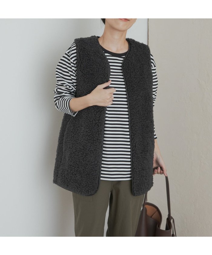 【アーバンリサーチ ドアーズ/URBAN RESEARCH DOORS】のリバーシブルボアベスト インテリア・キッズ・メンズ・レディースファッション・服の通販 founy(ファニー) https://founy.com/ ファッション Fashion レディースファッション Fashion for Women アウター Coat / Outerwear Collection トップス・カットソー Cut & Sew Tops ベスト&ジレ / 重ね着スタイル Vests & Gilets シンプル Simple, Minimal スウェット / スエット Sweatshirt, Sweatwear パイピング Piping, Trim Design ベスト Vest, Waistcoat リバーシブル Reversible, Two-Sided ループ Loop, Loop Knit ワイド Wide, Wide Fit 防寒 Cold Protection, Winter-Ready |ID: prp329100004690228 ipo3291000000034238517