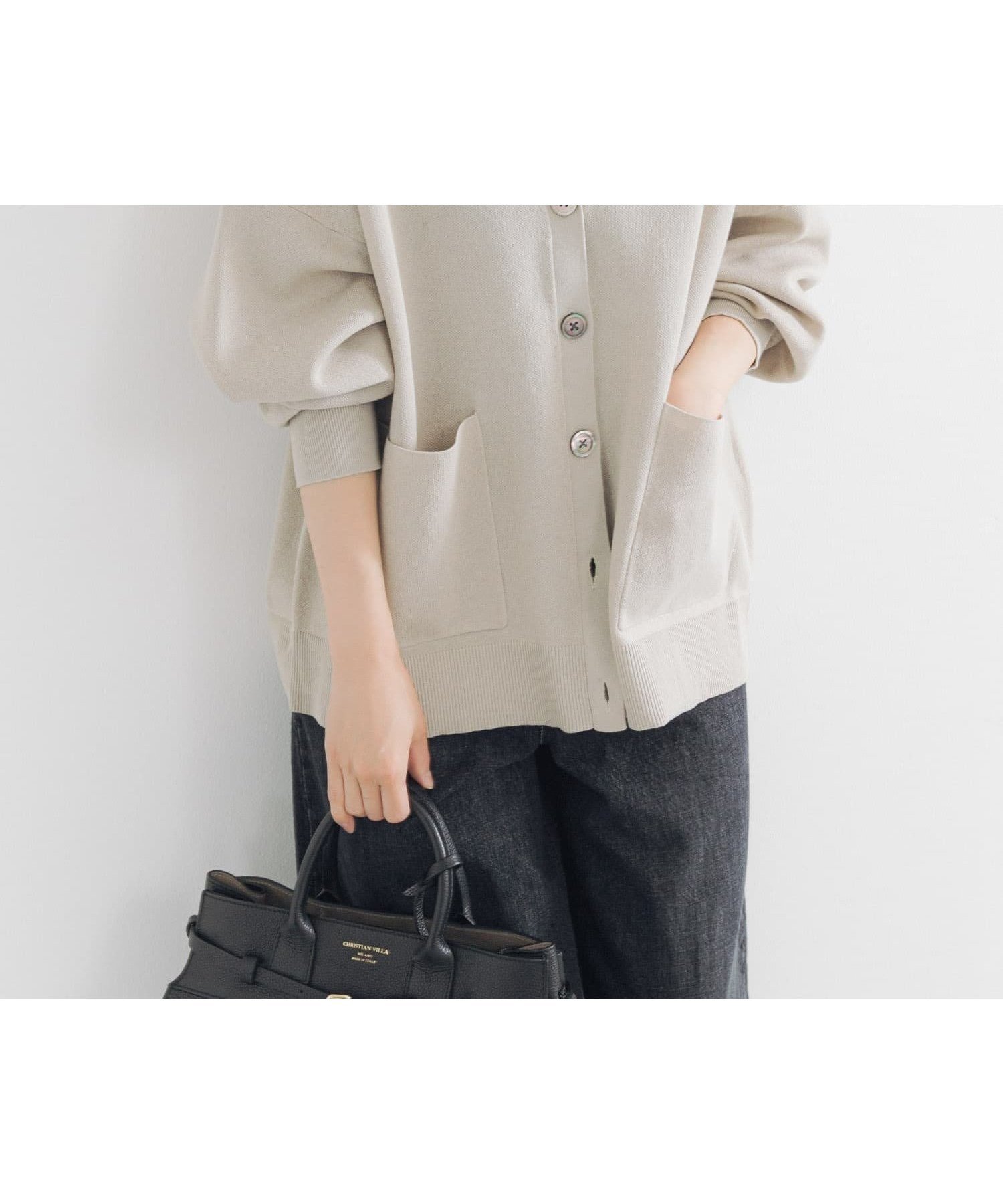 【アーバンリサーチ/URBAN RESEARCH】のVネックルーズカーディガン インテリア・キッズ・メンズ・レディースファッション・服の通販 founy(ファニー) 　ファッション　Fashion　レディースファッション　Fashion for Women　トップス・カットソー　Cut & Sew Tops　カーディガン・羽織り　Layered Style Cardigans　Vネックトップス　V-Neck Tops / V-Cut Neckline Shirts　秋　Autumn　カーディガン　Cardigan, Knitwear　ショルダー　Shoulder, Shoulder Strap　タンク　Tank Top, Sleeveless Top　ドロップ　Drop Shoulder, Dropped Style　パッチ　Patch, Appliqué　フロント　Front, Front Design　ポケット　Pocket, Pocket Detail　ルーズ　Loose, Oversized　ロング　Long, Long-Length　ワイド　Wide, Wide Fit　冬　Winter / This Winter　A/W・秋冬　Autumn/Winter　夏　Summer　2025年　2025　2025-2026秋冬・A/W　Autumn/Winter 2025–26 AW25–26　BEIGE|ID: prp329100004690331 ipo3291000000033988004