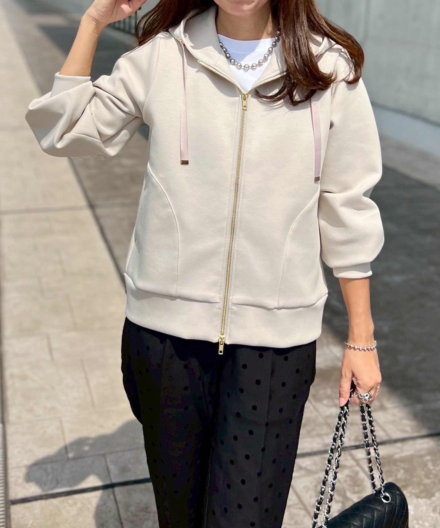 【スタイルドア/STYLEDOOR】のダンボールジップアップパーカー インテリア・キッズ・メンズ・レディースファッション・服の通販 founy(ファニー) 　ファッション　Fashion　レディースファッション　Fashion for Women　トップス・カットソー　Cut & Sew Tops　レディースパーカー・カジュアルフーディー　Casual Hoodies & Sweatshirts　アウトドア　Outdoor Clothing　インナー　Innerwear　洗える　Machine Washable　キャミソール　Camisole, Spaghetti Strap Top　コンパクト　Compact, Small Size　シルバー　Silver, Metallic Silver　シンプル　Simple, Minimal　ストレッチ　Stretch, Stretchy Fabric　タンク　Tank Top, Sleeveless Top　定番　Standard, Basic Item　パーカー　Hoodie, Parka　ベーシック　Basic, Essential　ボトム　Bottoms, Lower Wear　羽織　Haori, Light Jacket　エレガント 上品　Elegant　Lベージュ|ID: prp329100004690448 ipo3291000000034014332
