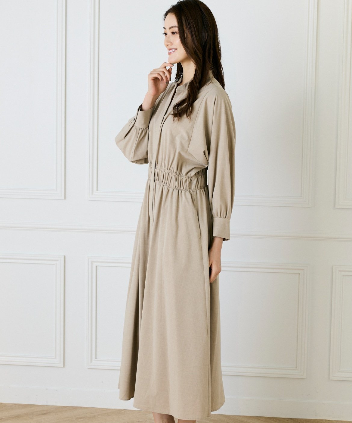 【イネド/INED】のバンドカラーワンピース インテリア・キッズ・メンズ・レディースファッション・服の通販 founy(ファニー) 　ファッション　Fashion　レディースファッション　Fashion for Women　ワンピース　Dresses　インナー　Innerwear　カーディガン　Cardigan, Knitwear　ギャザー　Gathered, Ruffled　コンパクト　Compact, Small Size　シューズ　Shoes, Footwear　ストレッチ　Stretch, Stretchy Fabric　スニーカー　Sneakers, Trainers　スマート　Smart, Elegant　タートル　Turtleneck, Turtle Collar　ポケット　Pocket, Pocket Detail　ロング　Long, Long-Length　おすすめ　Recommended / Our Picks　ベージュ|ID: prp329100004690472 ipo3291000000033873115