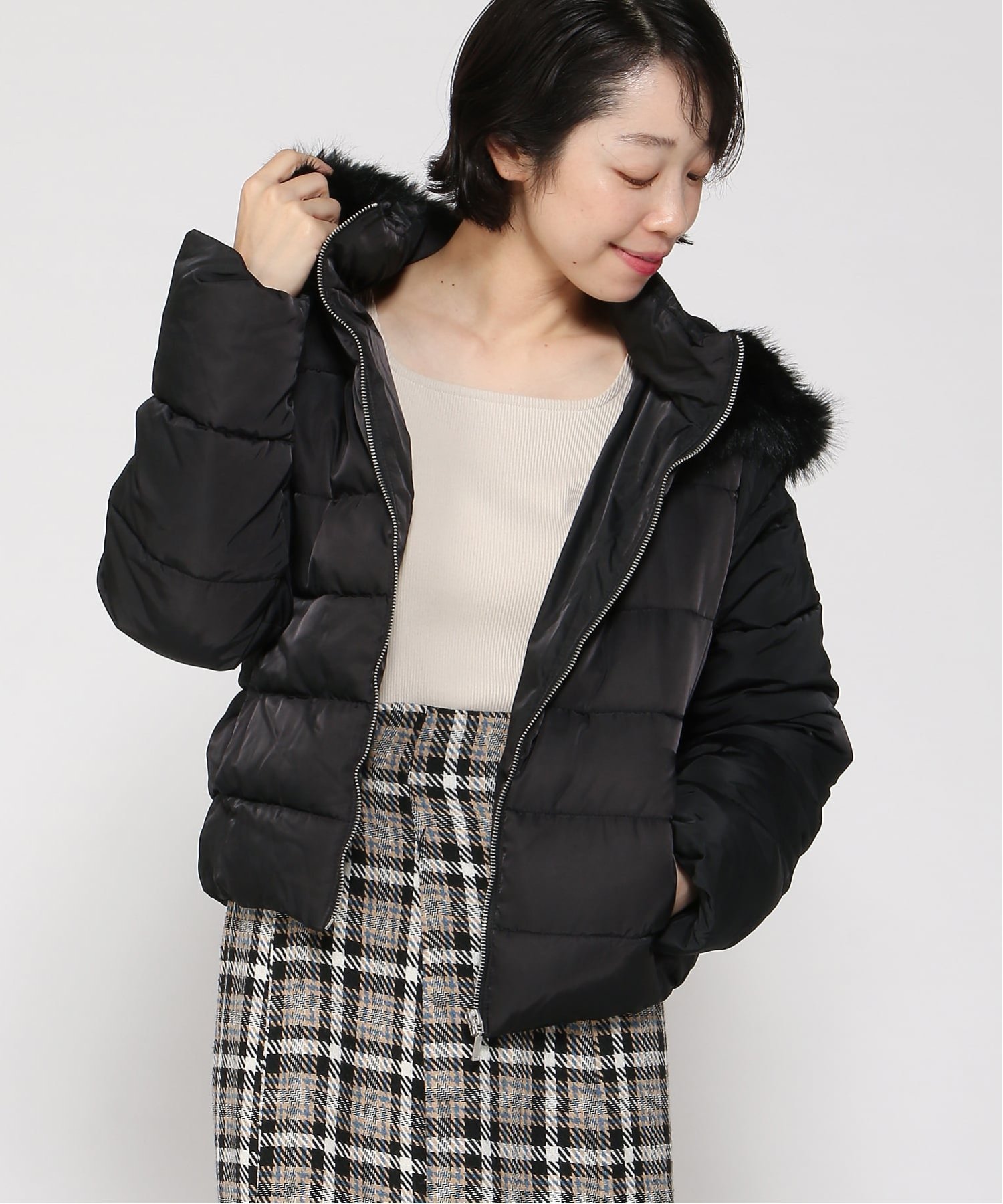 【イング/INGNI】のINGNI/ショート丈ベルト付ファー付エコダウンCT インテリア・キッズ・メンズ・レディースファッション・服の通販 founy(ファニー) 　ファッション　Fashion　レディースファッション　Fashion for Women　アウター　Coat / Outerwear Collection　ベルト&ウエストマーク　Belts & Waist Accessories　ショート　Short, Short Length　ダウン　Down, Puffer　クロ|ID: prp329100004690528 ipo3291000000033873414