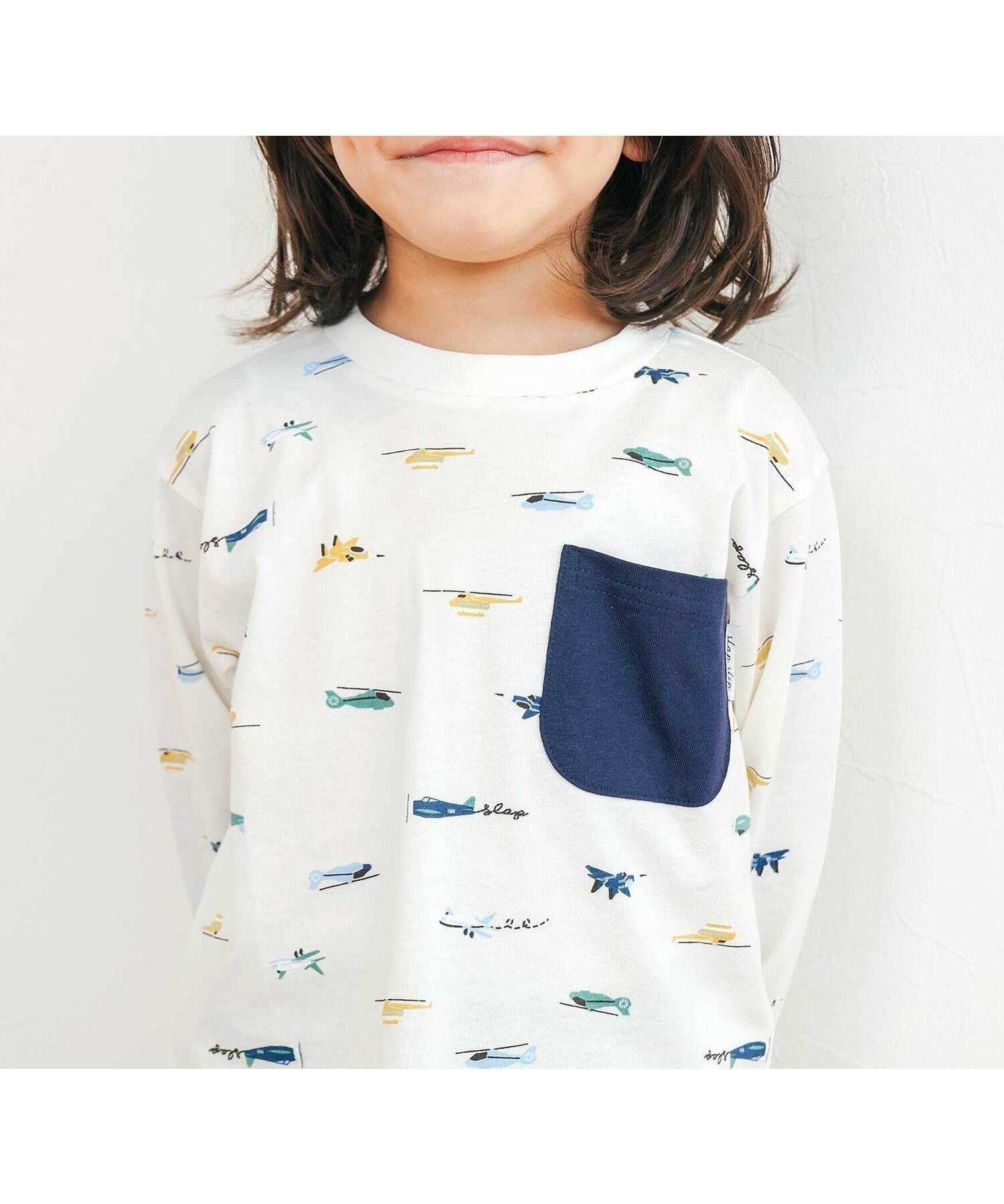 【ベベ オンライン ストア/BEBE ONLINE STORE / KIDS】の【スララク/防汚加工/オーガニックコットン】わくわく男の子長袖Tシャツ(80~130cm) インテリア・キッズ・メンズ・レディースファッション・服の通販 founy(ファニー) 　ファッション　Fashion　キッズファッション　Fashion for Kids　アニマル　Animal Print　アンダー　Underwear Essentials　スポーツ　Sports, Activewear　人気　Popular, Best Seller　長袖　Long Sleeve, Full Sleeve　フレンチ　French, French Style　フロント　Front, Front Design　プリント　Print, Printed Pattern　ボーダー　Border, Stripe　ポケット　Pocket, Pocket Detail　モチーフ　Motif, Design Theme　A/W・秋冬　Autumn/Winter　犬　Dog　エレガント 上品　Elegant　2025年　2025　2025-2026秋冬・A/W　Autumn/Winter 2025–26 AW25–26　ホワイト×航空機総柄×胸ポケット|ID: prp329100004690582 ipo3291000000034045202