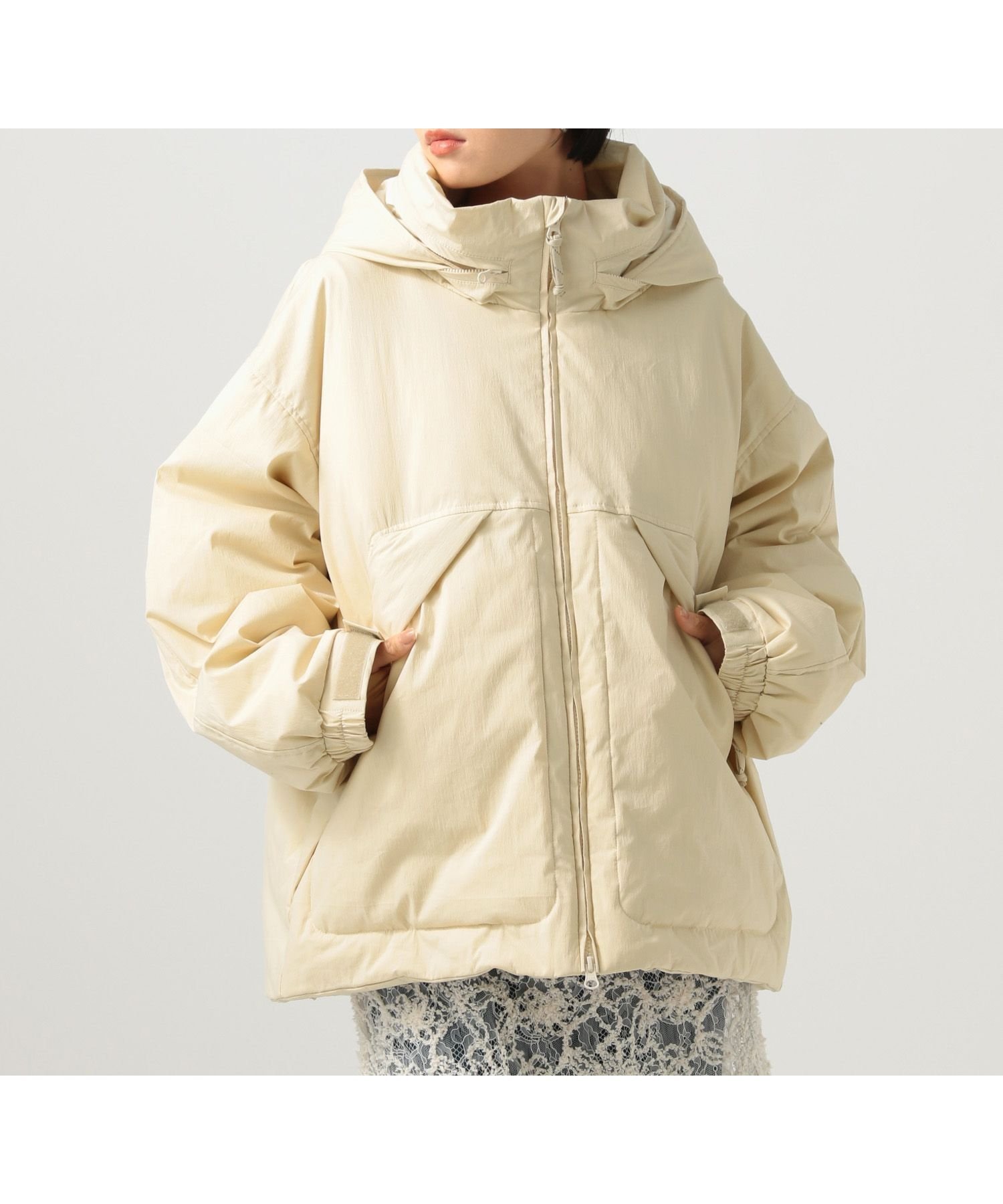 【ベイフロー/BAYFLOW】のショートモンスターコート インテリア・キッズ・メンズ・レディースファッション・服の通販 founy(ファニー) 　ファッション　Fashion　レディースファッション　Fashion for Women　アウター　Coat / Outerwear Collection　コート・ロングコート・ピーコート　Long Coats, Peacoats & More　ジャケット　Jacket, Outerwear　スウェット / スエット　Sweatshirt, Sweatwear　ダウン　Down, Puffer　ドローコード　Drawcord, Drawstring Cord　バランス　Balance, Style Balance　ビッグ　Big, Oversized　ミドル　Middle Length, Mid Height　冬　Winter / This Winter　おすすめ　Recommended / Our Picks　オフホワイト11|ID: prp329100004690654 ipo3291000000034118825