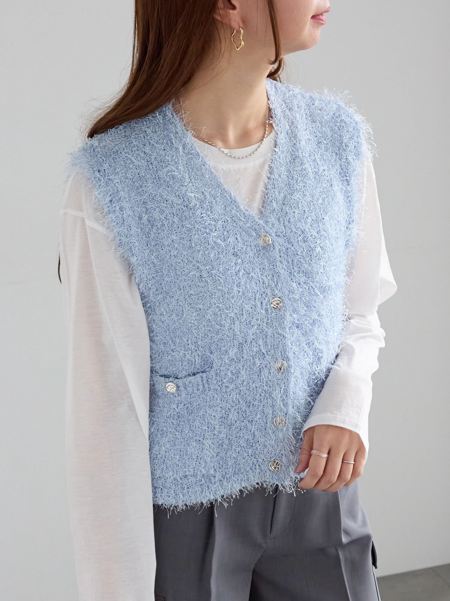 【テチチ/Te chichi】の金釦ポケットシャギーニットベスト インテリア・キッズ・メンズ・レディースファッション・服の通販 founy(ファニー) 　ファッション　Fashion　レディースファッション　Fashion for Women　アウター　Coat / Outerwear Collection　トップス・カットソー　Cut & Sew Tops　ニット　Knit Tops & Sweaters　ベスト&ジレ / 重ね着スタイル　Vests & Gilets　インナー　Innerwear　キャミソール　Camisole, Spaghetti Strap Top　シンプル　Simple, Minimal　タートル　Turtleneck, Turtle Collar　フロント　Front, Front Design　ベスト　Vest, Waistcoat　冬　Winter / This Winter　秋　Autumn　ブルー|ID: prp329100004690712 ipo3291000000033874473