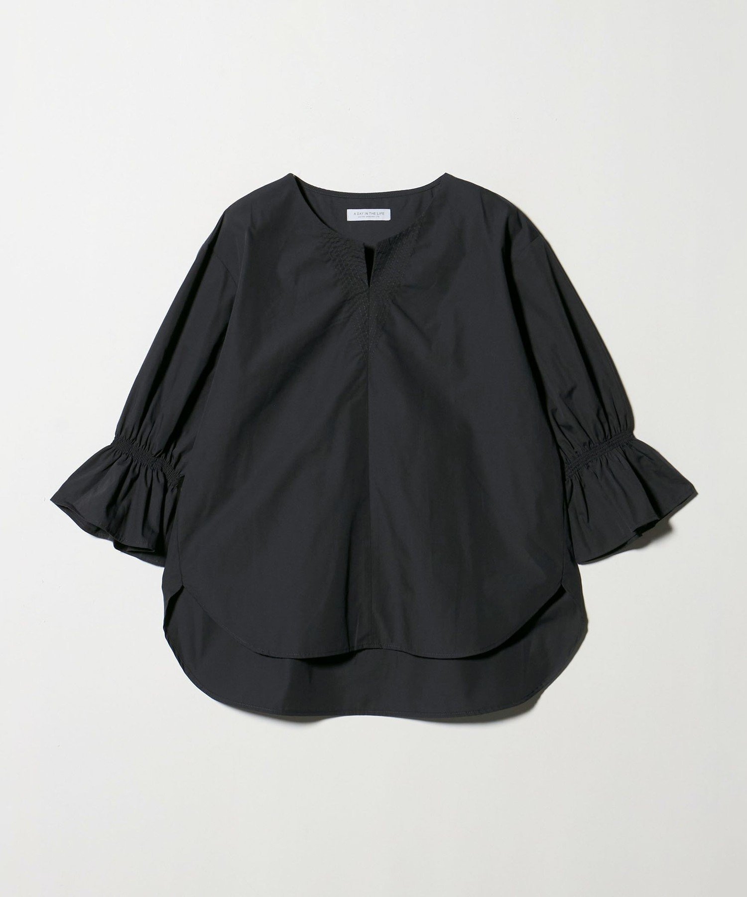 【ユナイテッドアローズ/UNITED ARROWS】のステッチ キーネック キャンディスリーブブラウス A DAY IN THE LIFE インテリア・キッズ・メンズ・レディースファッション・服の通販 founy(ファニー) 　ファッション　Fashion　レディースファッション　Fashion for Women　トップス・カットソー　Cut & Sew Tops　シャツ・ブラウス・オフィスカジュアル　Elegant Blouses & Button-Ups　シンプル　Simple, Minimal　スリーブ　Sleeve, Long Sleeve / Short Sleeve　フェイス　Face, Facial Design　人気　Popular, Best Seller　今季　This Season, Current Season　洗える　Machine Washable　DK.GRAY|ID: prp329100004691263 ipo3291000000033877238