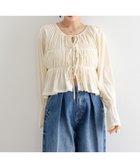 【ローリーズファーム/LOWRYS FARM】のベロアシャーリングブラウス オフホワイト|ID:prp329100004691291
