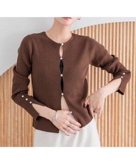 【ローリーズファーム/LOWRYS FARM】 コンパクトニットカーディガン人気、トレンドファッション・服の通販 founy(ファニー) ファッション Fashion レディースファッション Fashion for Women トップス・カットソー Cut & Sew Tops ニット Knit Tops & Sweaters カーディガン・羽織り Layered Style Cardigans おすすめ Recommended / Our Picks アクリル Acrylic Material インナー Innerwear カーディガン Cardigan, Knitwear キャミワンピース Cami Dress, Slip Dress シンプル Simple, Minimal スリット Slit, Slit Detail デニム Denim, Jeans Material トレンド Trend, Trending Now ボトム Bottoms, Lower Wear ワイド Wide, Wide Fit |ID:prp329100004691397