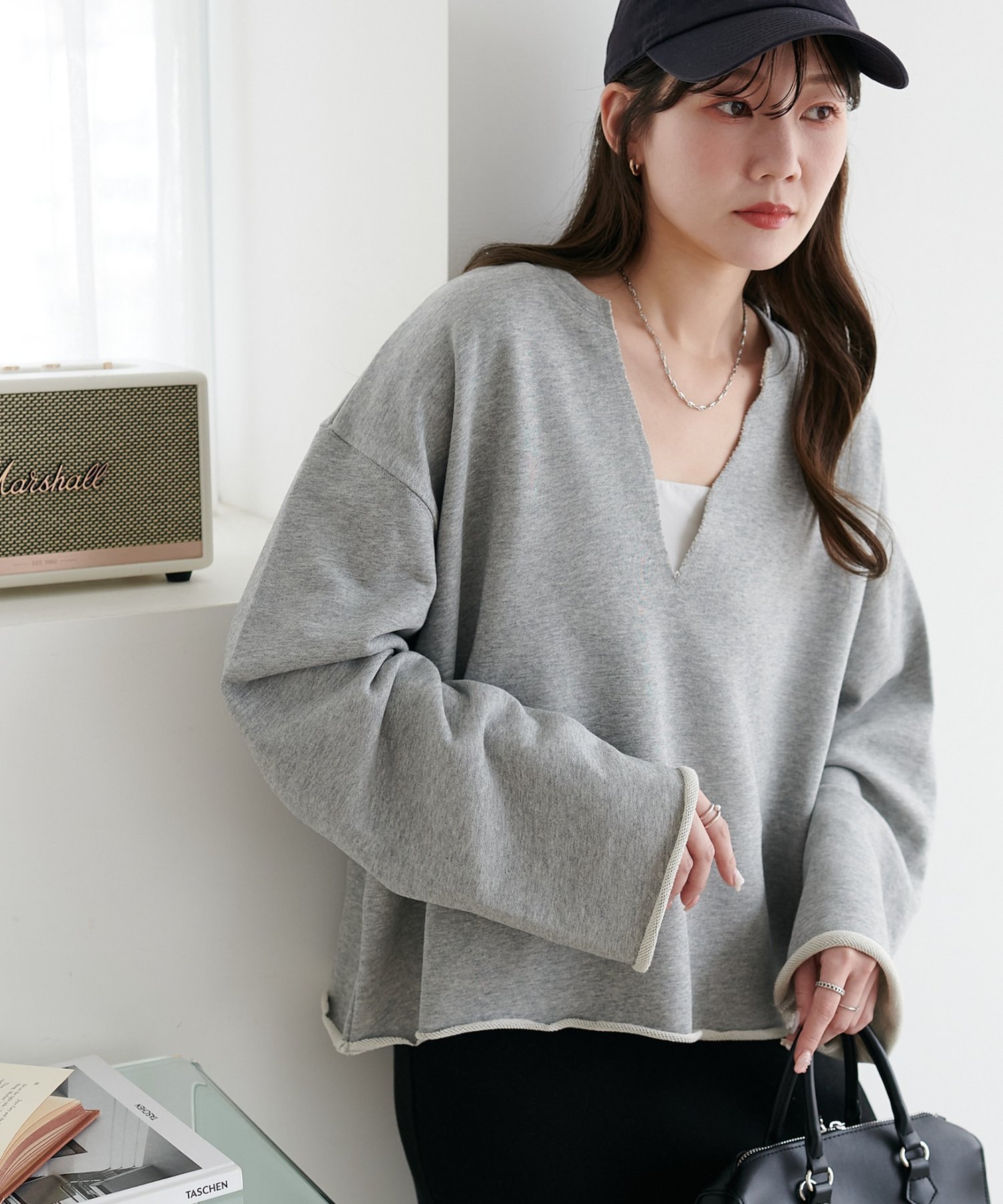 【ディスコート/Discoat】の裏毛深Vネックプルオーバー インテリア・キッズ・メンズ・レディースファッション・服の通販 founy(ファニー) 　ファッション　Fashion　レディースファッション　Fashion for Women　トップス・カットソー　Cut & Sew Tops　カジュアルプルオーバー・ニットトップス　Pullovers & Knit Tops / Casual Pullovers　Vネックトップス　V-Neck Tops / V-Cut Neckline Shirts　シンプル　Simple, Minimal　スウェット / スエット　Sweatshirt, Sweatwear　バランス　Balance, Style Balance　ボトム　Bottoms, Lower Wear　グレー|ID: prp329100004691402 ipo3291000000034123689