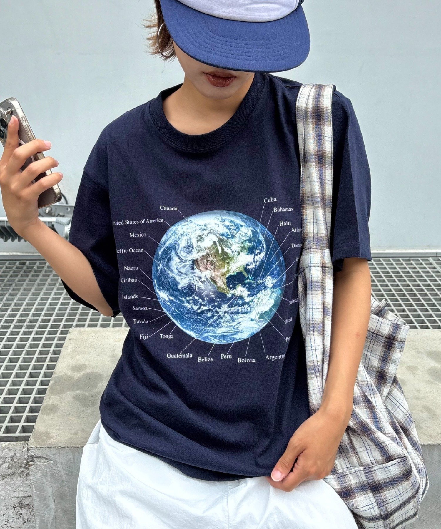【チャオパニックティピー/CIAOPANIC TYPY】の【WEB限定】【新色追加】ムーンクレーター アースロゴプリントTee インテリア・キッズ・メンズ・レディースファッション・服の通販 founy(ファニー) 　ファッション　Fashion　レディースファッション　Fashion for Women　インナー　Innerwear　春　Spring　グラフィック　Graphic, Graphic Design　ジャケット　Jacket, Outerwear　スラックス　Slacks, Dress Pants　デニム　Denim, Jeans Material　トレンド　Trend, Trending Now　フロント　Front, Front Design　プリント　Print, Printed Pattern　S/S・春夏　SS, Spring/Summer, Warm Season　おすすめ　Recommended / Our Picks　夏　Summer　インディゴブルー|ID: prp329100004691857 ipo3291000000033880486