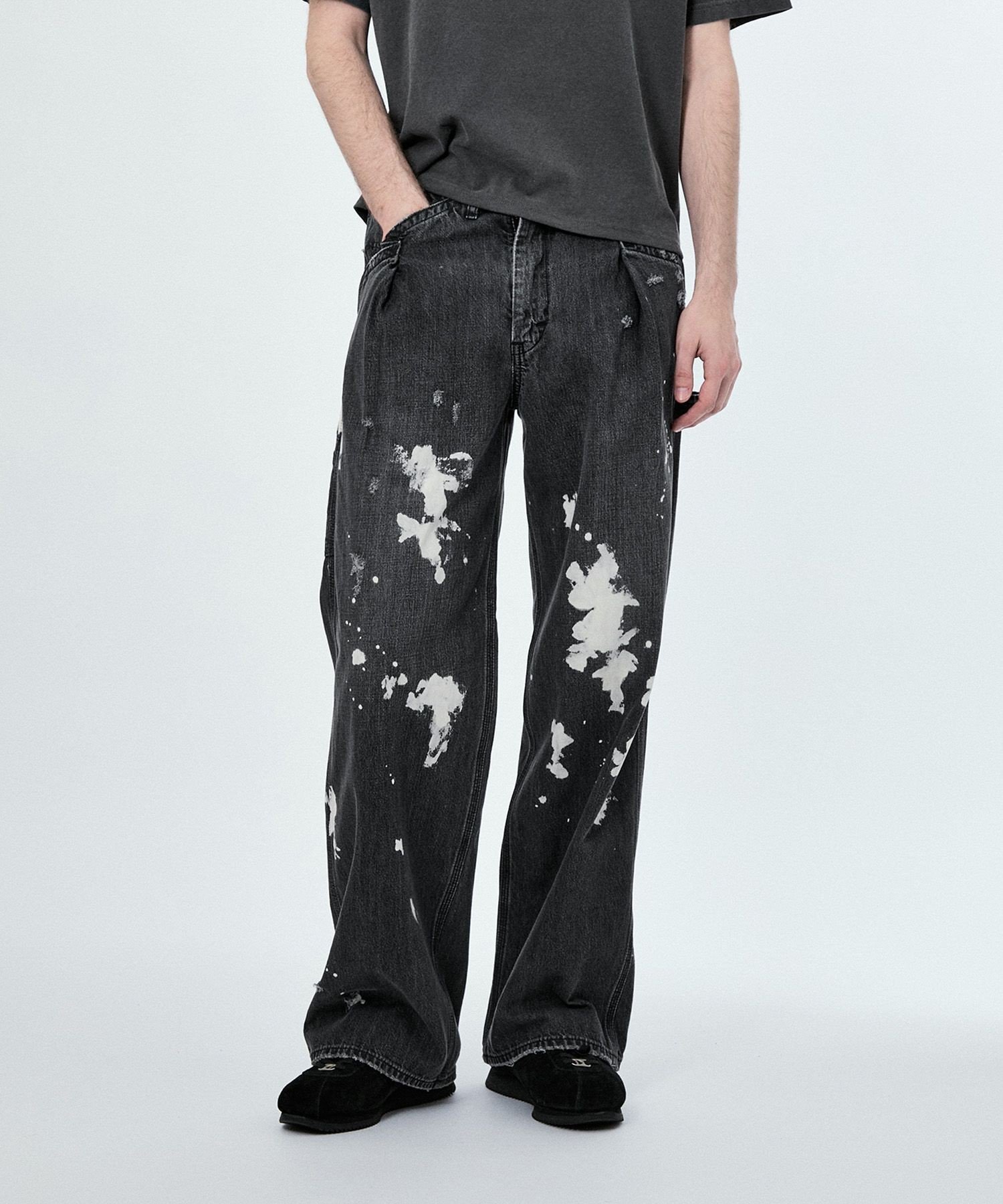 【アダム エ ロペ/ADAM ET ROPE'】の【Lee x BELPER x M】PAINT PAINTER BUGGY PANTS インテリア・キッズ・メンズ・レディースファッション・服の通販 founy(ファニー) 　ファッション　Fashion　レディースファッション　Fashion for Women　パンツ　Pants & Trousers　コイン　Coin, Coin Design　ジーンズ　Jeans, Denim Pants　チャーム　Charm, Pendant　定番　Standard, Basic Item　人気　Popular, Best Seller　パターン　Pattern, Design Print　ポケット　Pocket, Pocket Detail　ルーズ　Loose, Oversized　ワーク　Workwear, Utility Style　A/W・秋冬　Autumn/Winter　冬　Winter / This Winter　ブラック(01)|ID: prp329100004691979 ipo3291000000033881030