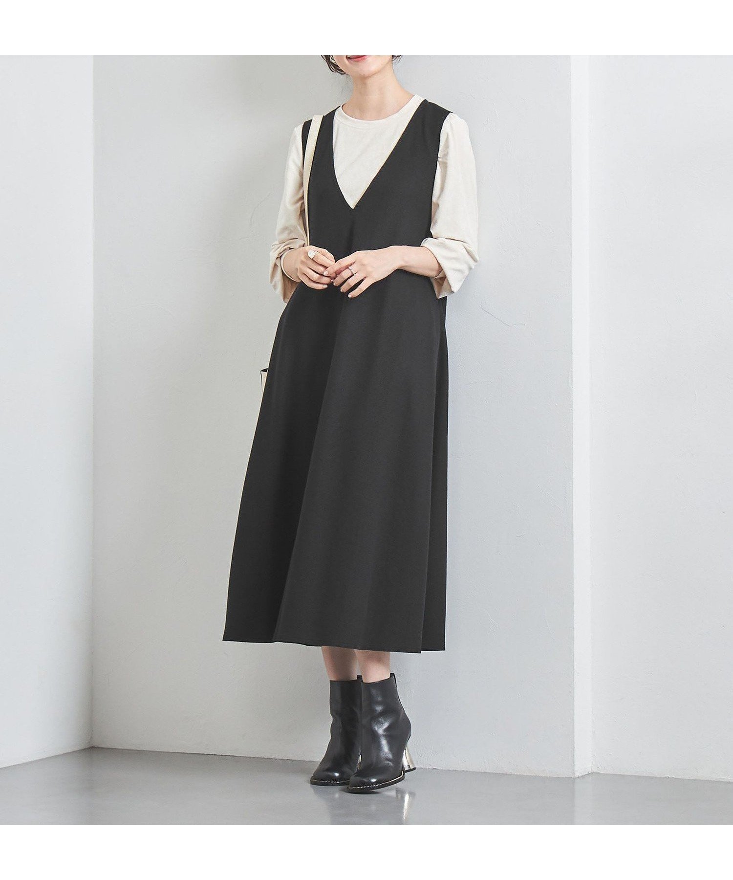 【ユナイテッドアローズ/UNITED ARROWS】のW Vネック ジャージー ロングワンピース インテリア・キッズ・メンズ・レディースファッション・服の通販 founy(ファニー) 　ファッション　Fashion　レディースファッション　Fashion for Women　ワンピース　Dresses　インナー　Innerwear　コンシャス　Conscious, Bodycon　シンプル　Simple, Minimal　タートルネック　Turtleneck, High Neck　定番　Standard, Basic Item　フレア　Flare, Flared　ポケット　Pocket, Pocket Detail　ロング　Long, Long-Length　アウトレット　Outlet / Clearance　おすすめ　Recommended / Our Picks　BLACK|ID: prp329100004692031 ipo3291000000033881261