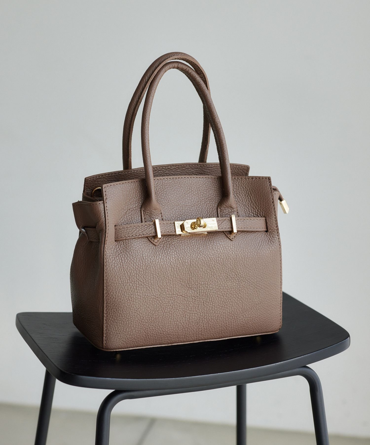 【バンヤードストーム/BARNYARDSTORM】のAULENTTI(オウレンティ) / ベルト付きレザーBAG インテリア・キッズ・メンズ・レディースファッション・服の通販 founy(ファニー) 　ファッション　Fashion　レディースファッション　Fashion for Women　バッグ　Bags　ベルト&ウエストマーク　Belts & Waist Accessories　おすすめ　Recommended / Our Picks　イタリア　Italy　セレモニー　Ceremony　ポケット　Pocket, Pocket Detail　エレガント 上品　Elegant　ビジネス 仕事 通勤　Business / Work / Commuting　ブラウン50|ID: prp329100004692212 ipo3291000000033882030