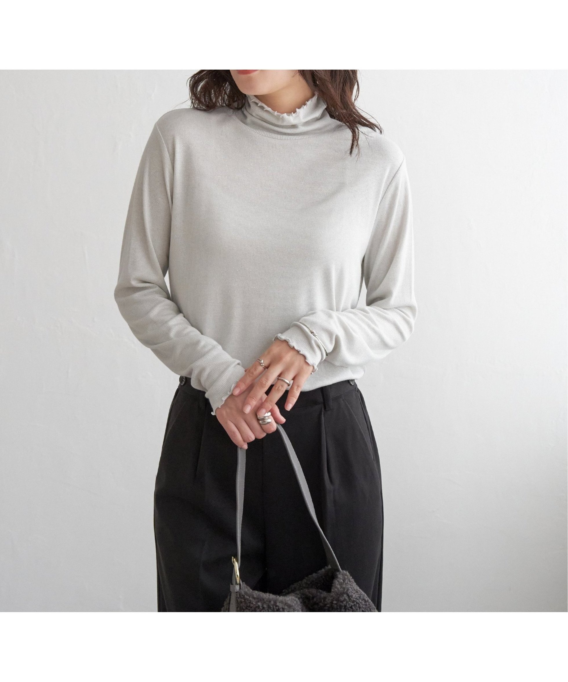 【イッカ/ikka】のハイネックテレコ長袖プルオーバー インテリア・キッズ・メンズ・レディースファッション・服の通販 founy(ファニー) 　ファッション　Fashion　レディースファッション　Fashion for Women　トップス・カットソー　Cut & Sew Tops　カジュアルプルオーバー・ニットトップス　Pullovers & Knit Tops / Casual Pullovers　インナー　Innerwear　カットソー　Cut and Sewn Top　シアー　Sheer, See-Through　テレコ　Ribbed, Rib Stitch　ハイネック　High Neck, Mock Neck　長袖　Long Sleeve, Full Sleeve　シルバー|ID: prp329100004692248 ipo3291000000034530255