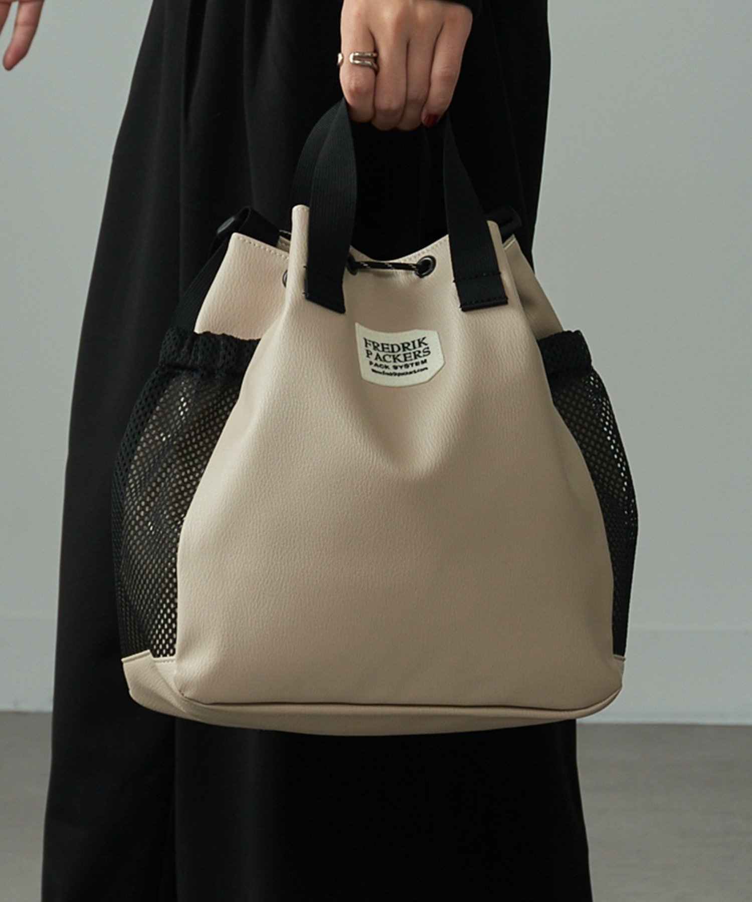 【セットアップセブン/SETUP7】のFREDRIK PACKERS/別注BLOOM SHOULDER ECO LEATHER limited インテリア・キッズ・メンズ・レディースファッション・服の通販 founy(ファニー) 　ファッション　Fashion　レディースファッション　Fashion for Women　コンビ　Combo, Combination Style　巾着　Drawstring Bag, Kinchaku　ショルダー　Shoulder, Shoulder Strap　スウェット / スエット　Sweatshirt, Sweatwear　スリット　Slit, Slit Detail　セットアップ　Set-Up, Coordinated Outfit　財布　Wallet, Purse　トレンド　Trend, Trending Now　人気　Popular, Best Seller　フェイクレザー　Faux Leather, PU Leather　ポケット　Pocket, Pocket Detail　別注　Limited Edition, Custom Order　マーメイド　Mermaid, Fishtail Silhouette　メッシュ　Mesh, Net Fabric　再入荷　Restock / Back in Stock　エレガント 上品　Elegant　BGE|ID: prp329100004692250 ipo3291000000033882230