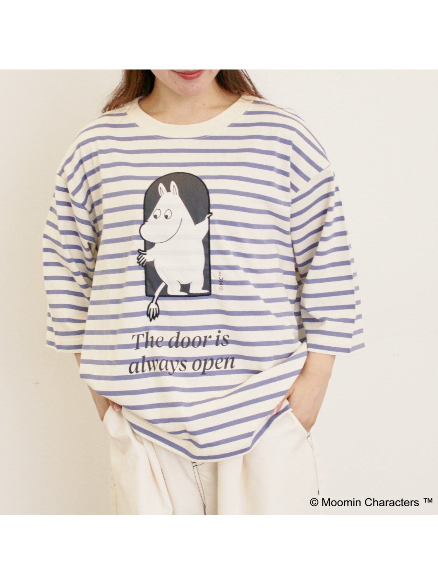 【サマンサモスモス/Samansa Mos2】の【MOOMIN*Samansa Mos2】ワッペンボーダーカットソー インテリア・キッズ・メンズ・レディースファッション・服の通販 founy(ファニー) 　ファッション　Fashion　レディースファッション　Fashion for Women　トップス・カットソー　Cut & Sew Tops　カットソー・ベーシックTシャツ　Cut-and-Sewn Tops / Stretch Tees & Basics　おすすめ　Recommended / Our Picks　カットソー　Cut and Sewn Top　フロント　Front, Front Design　プリント　Print, Printed Pattern　ボーダー　Border, Stripe　無地　Plain, Solid Color　ブルー|ID: prp329100004692265 ipo3291000000033882308