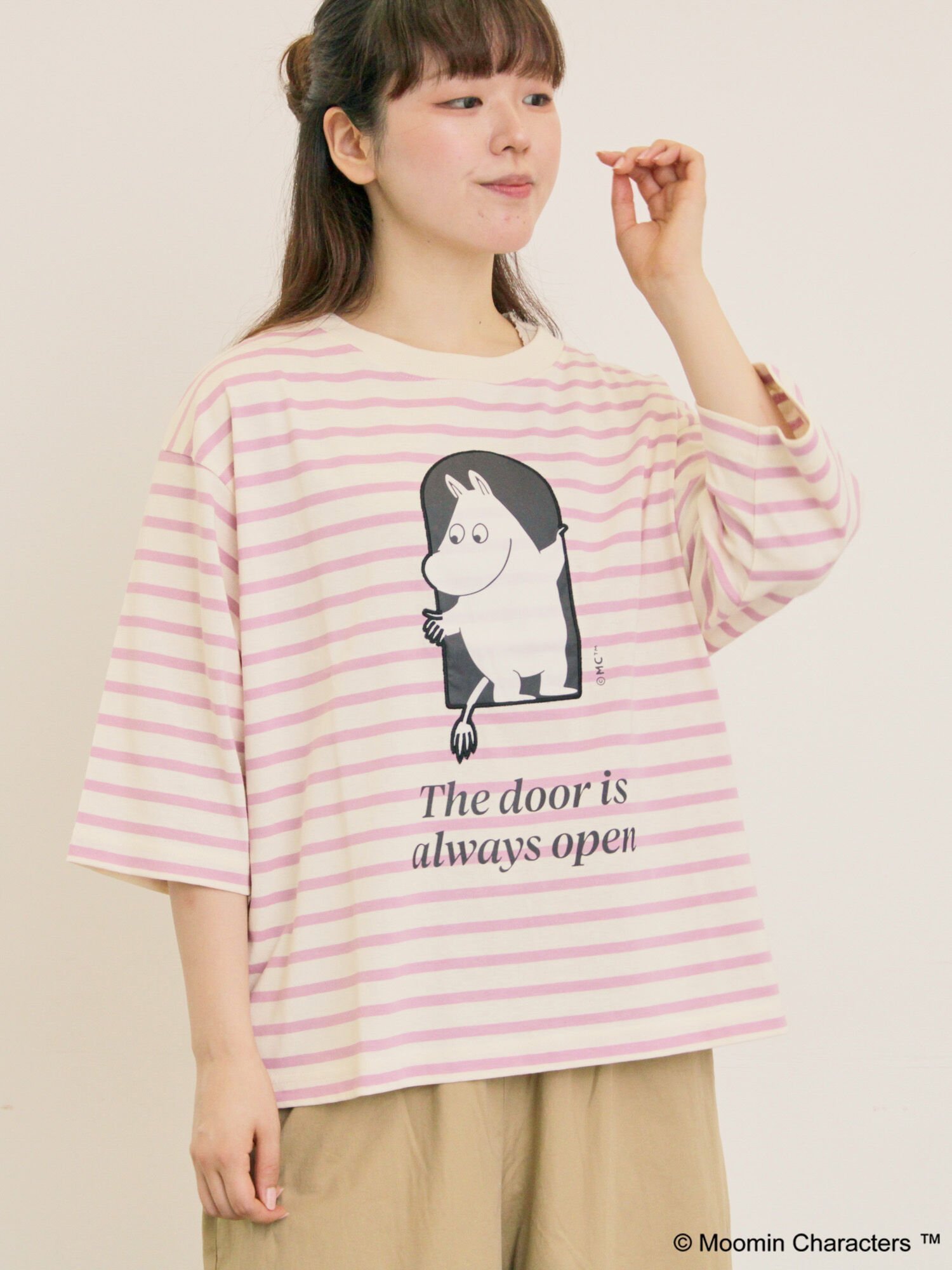 【サマンサモスモス/Samansa Mos2】の【MOOMIN*Samansa Mos2】ワッペンボーダーカットソー インテリア・キッズ・メンズ・レディースファッション・服の通販 founy(ファニー) 　ファッション　Fashion　レディースファッション　Fashion for Women　トップス・カットソー　Cut & Sew Tops　カットソー・ベーシックTシャツ　Cut-and-Sewn Tops / Stretch Tees & Basics　おすすめ　Recommended / Our Picks　カットソー　Cut and Sewn Top　フロント　Front, Front Design　プリント　Print, Printed Pattern　ボーダー　Border, Stripe　無地　Plain, Solid Color　パープル|ID: prp329100004692265 ipo3291000000033882311