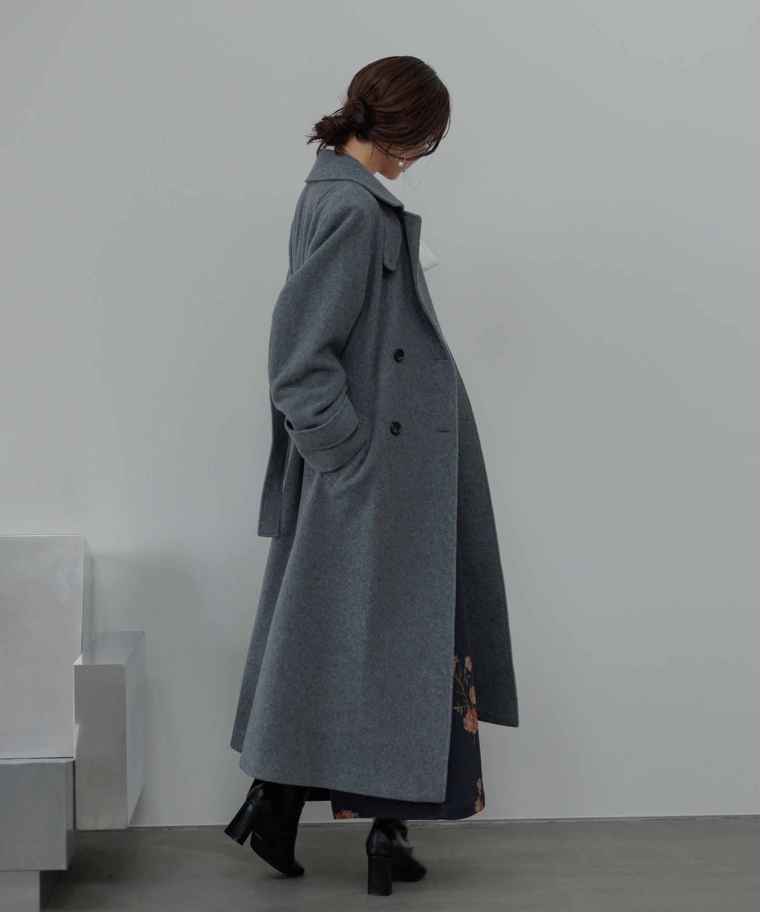【アンデミュウ/Andemiu】のメルトンウールスタンドロングコート インテリア・キッズ・メンズ・レディースファッション・服の通販 founy(ファニー) 　ファッション　Fashion　レディースファッション　Fashion for Women　アウター　Coat / Outerwear Collection　コート・ロングコート・ピーコート　Long Coats, Peacoats & More　エレガント 上品　Elegant　スタンド　Stand Collar, Upright Stand　チェスター　Chester, Chester Coat　メルトン　Melton, Heavy Wool　ロング　Long, Long-Length　トップグレー|ID: prp329100004692295 ipo3291000000033882446