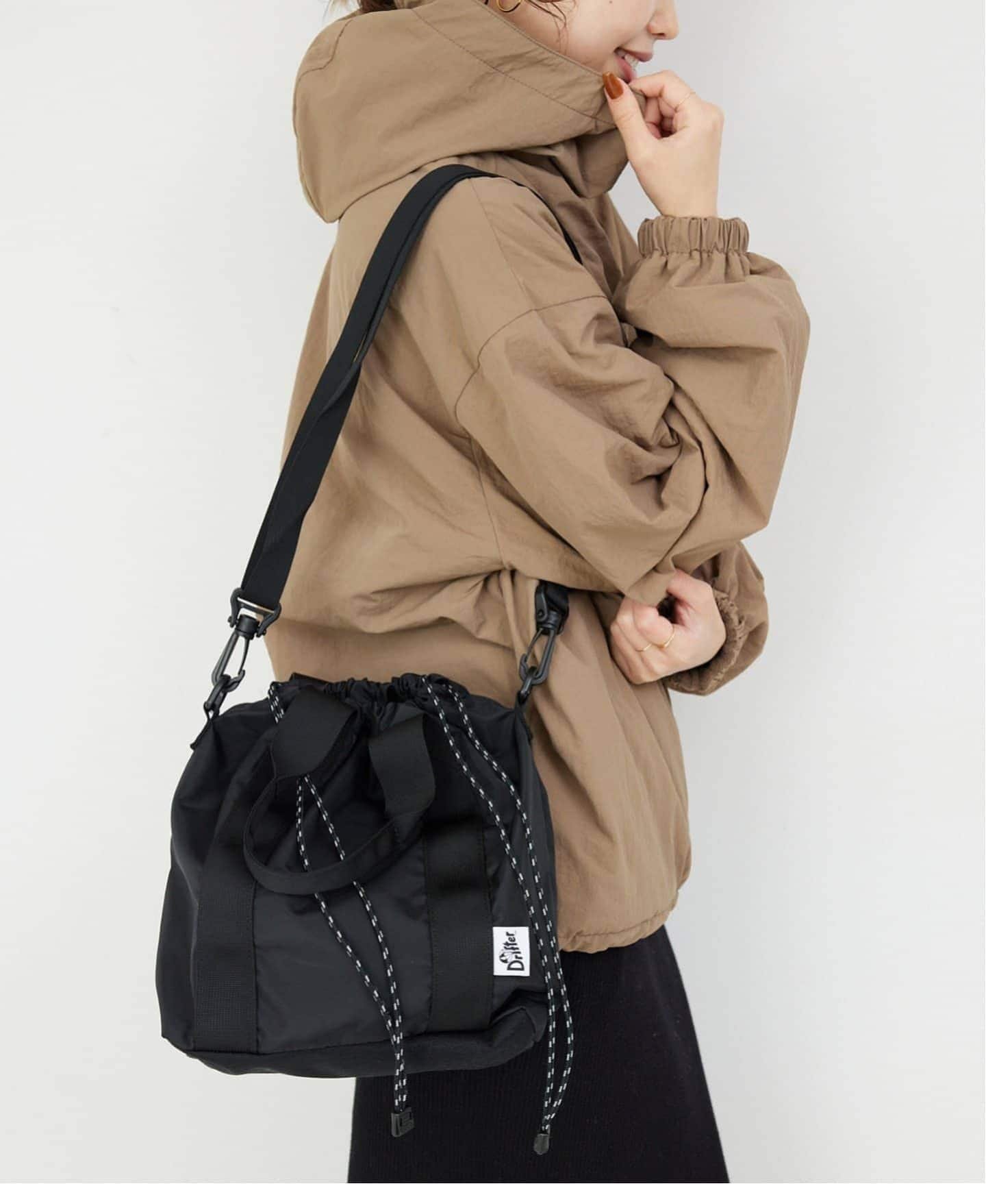 【スローブ イエナ/SLOBE IENA】の《追加4 》DRIFTER/ドリフター HANDLE BUCKET TOTE インテリア・キッズ・メンズ・レディースファッション・服の通販 founy(ファニー) 　ファッション　Fashion　レディースファッション　Fashion for Women　バッグ　Bags　ブラック|ID: prp329100004692296 ipo3291000000033882457