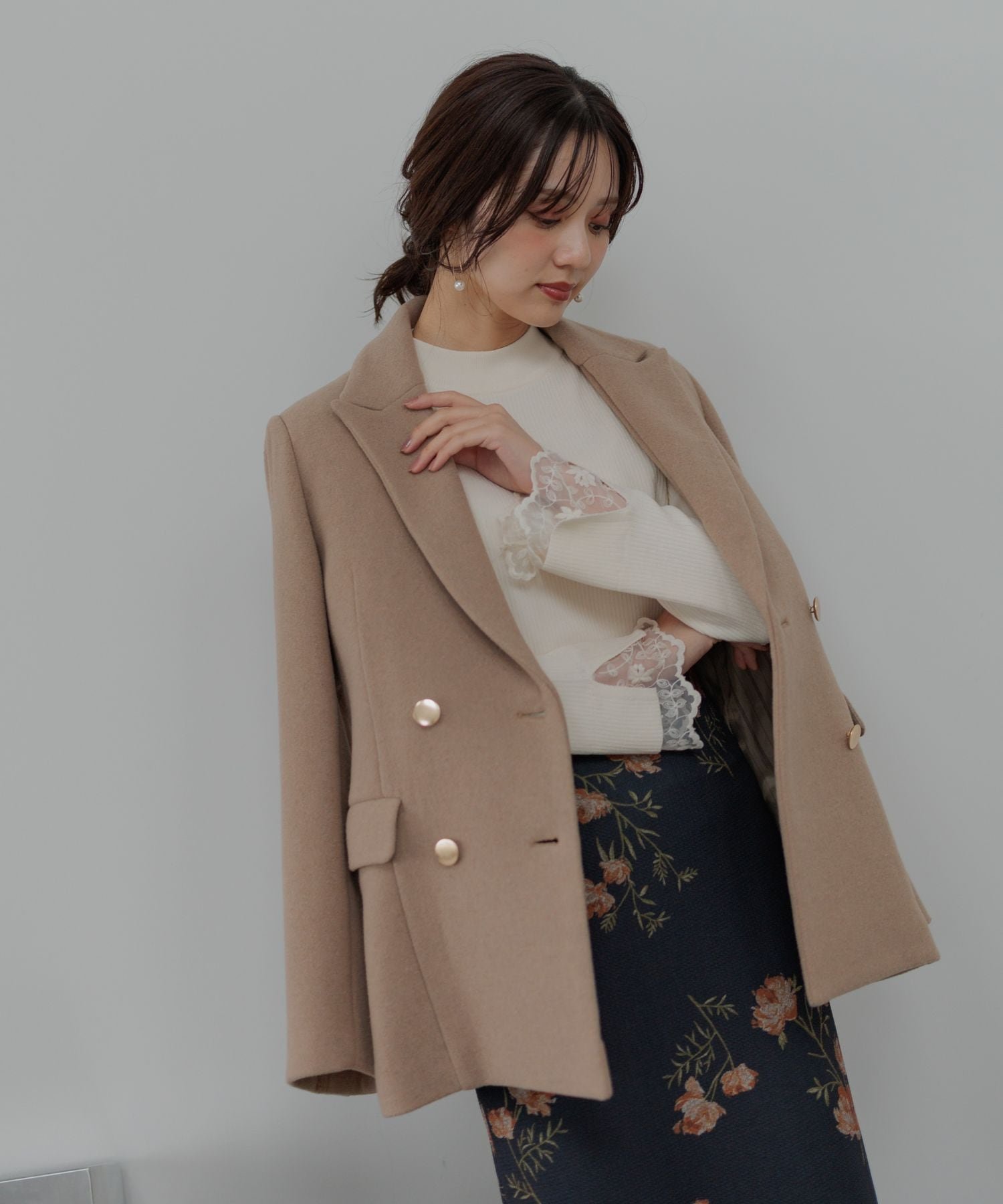 【アンデミュウ/Andemiu】のキンボタンメルトンダブルジャケット インテリア・キッズ・メンズ・レディースファッション・服の通販 founy(ファニー) 　ファッション　Fashion　レディースファッション　Fashion for Women　アウター　Coat / Outerwear Collection　レディースジャケット・軽アウター　Jackets　ジャケット　Jacket, Outerwear　スーツ　Suit, Formalwear　ダウン　Down, Puffer　ダブル　Double, Double-Breasted　デニム　Denim, Jeans Material　パーカー　Hoodie, Parka　フォーマル　Formal, Dressy　メルトン　Melton, Heavy Wool　エレガント 上品　Elegant　冬　Winter / This Winter　ビジネス 仕事 通勤　Business / Work / Commuting　ライトベージュ|ID: prp329100004692298 ipo3291000000033882482