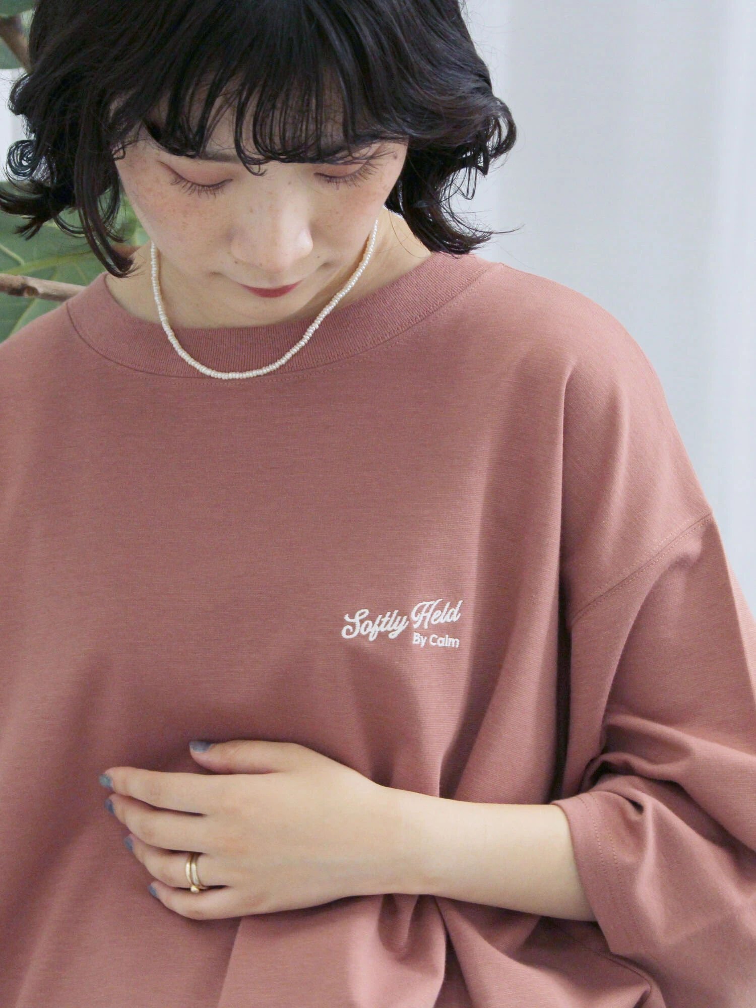 【サマンサモスモス/Samansa Mos2】のポンチロゴ刺繍プルオーバー インテリア・キッズ・メンズ・レディースファッション・服の通販 founy(ファニー) 　ファッション　Fashion　レディースファッション　Fashion for Women　トップス・カットソー　Cut & Sew Tops　カジュアルプルオーバー・ニットトップス　Pullovers & Knit Tops / Casual Pullovers　シンプル　Simple, Minimal　フォルム　Silhouette, Form　リラックス　Relax, Relaxed Fit　定番　Standard, Basic Item　シュアカ|ID: prp329100004692326 ipo3291000000033882685