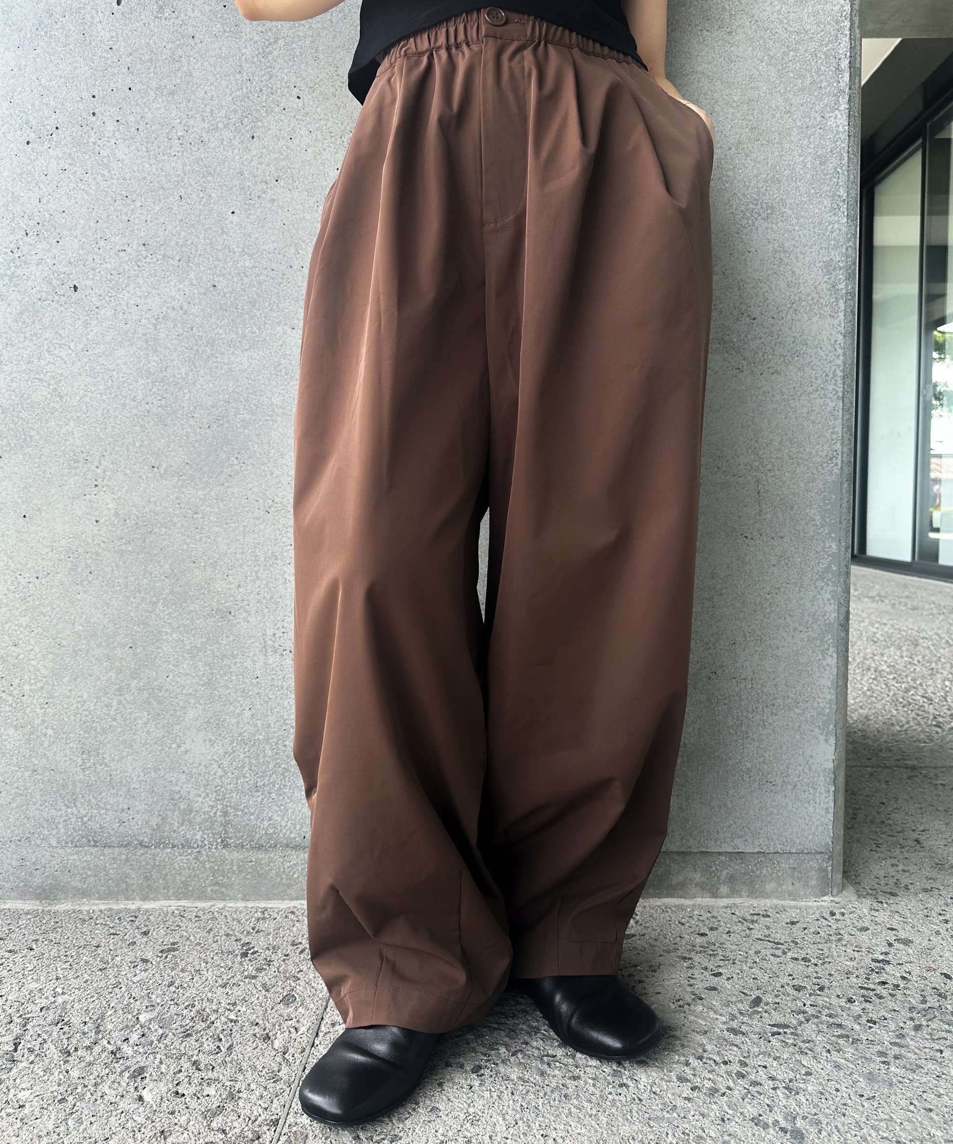 【セレクトモカ/SELECT MOCA】のタックバルーンワイドパンツ インテリア・キッズ・メンズ・レディースファッション・服の通販 founy(ファニー) 　ファッション　Fashion　レディースファッション　Fashion for Women　パンツ　Pants & Trousers　おすすめ　Recommended / Our Picks　シンプル　Simple, Minimal　ジャケット　Jacket, Outerwear　バルーン　Balloon, Balloon Silhouette　リラックス　Relax, Relaxed Fit　ブラウン-800|ID: prp329100004692463 ipo3291000000033883461