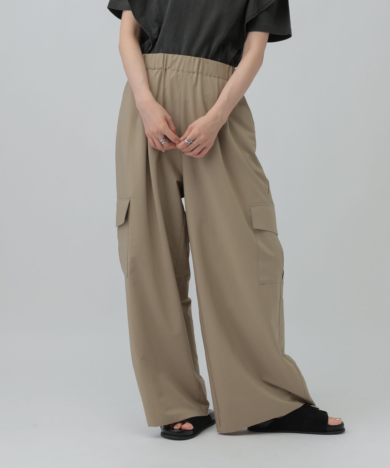 【レプシィム ローリーズファーム/LEPSIM LOWRYS FARM】のイージーカーゴパンツ インテリア・キッズ・メンズ・レディースファッション・服の通販 founy(ファニー) 　ファッション　Fashion　レディースファッション　Fashion for Women　パンツ　Pants & Trousers　おすすめ　Recommended / Our Picks　カーゴパンツ　Cargo Pants, Utility Pants　サンダル　Sandals, Summer Shoes　ベーシック　Basic, Essential　夏　Summer　グレージュ13|ID: prp329100004692484 ipo3291000000033883577