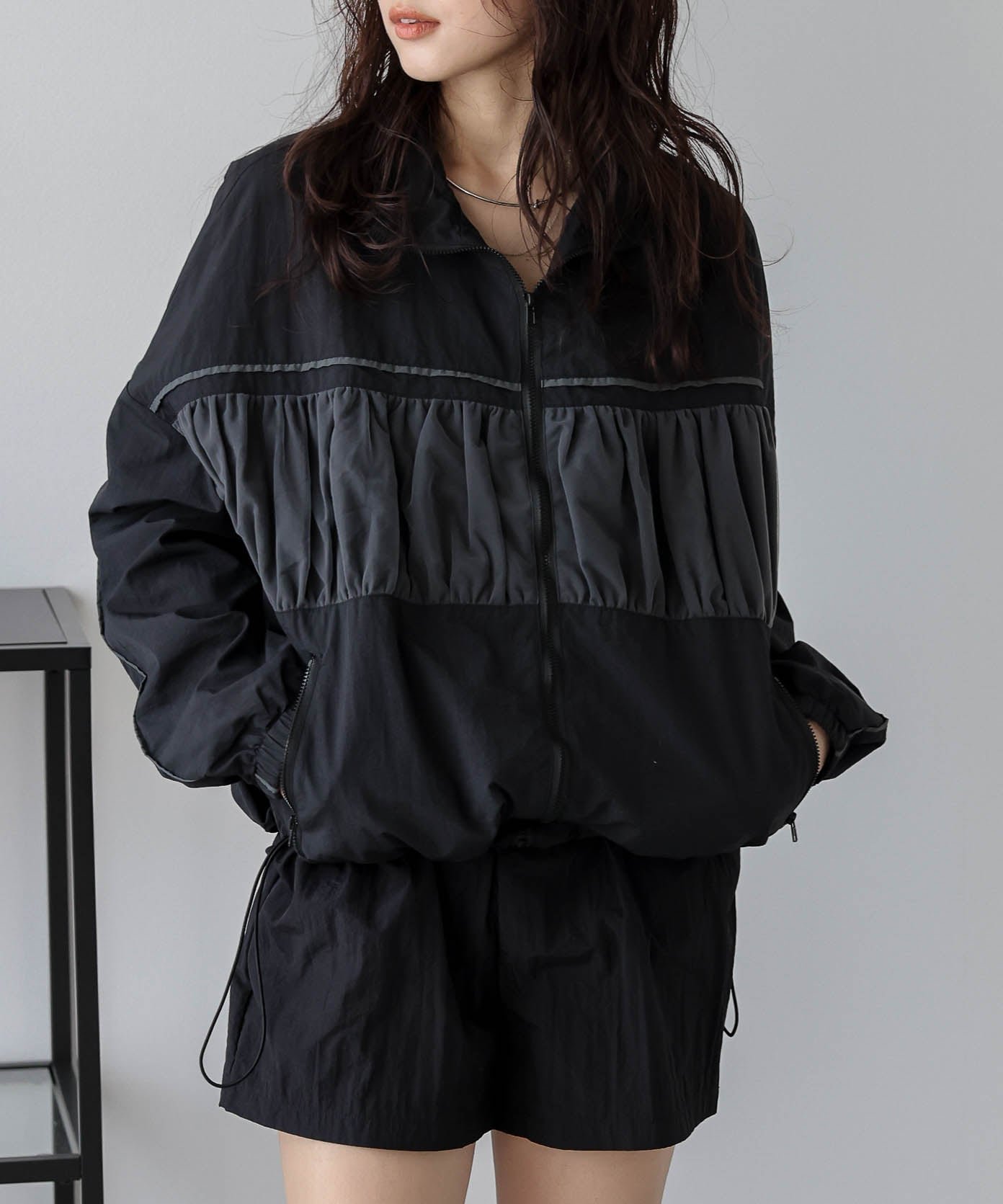 【ラジュール/Lajour】のチュールドッキング トラックジャケット インテリア・キッズ・メンズ・レディースファッション・服の通販 founy(ファニー) 　ファッション　Fashion　レディースファッション　Fashion for Women　アウター　Coat / Outerwear Collection　レディースジャケット・軽アウター　Jackets　おすすめ　Recommended / Our Picks　アウトドア　Outdoor Clothing　ギャザー　Gathered, Ruffled　ショルダー　Shoulder, Shoulder Strap　ジャケット　Jacket, Outerwear　スポーツ　Sports, Activewear　チュール　Tulip, Tulip Motif　ドッキング　Docking, Mixed Material　ドロップ　Drop Shoulder, Dropped Style　パイピング　Piping, Trim Design　フィット　Fit, Slim Fit　ワッシャー　Washer, Crinkled Finish　ブラック|ID: prp329100004692501 ipo3291000000033883674