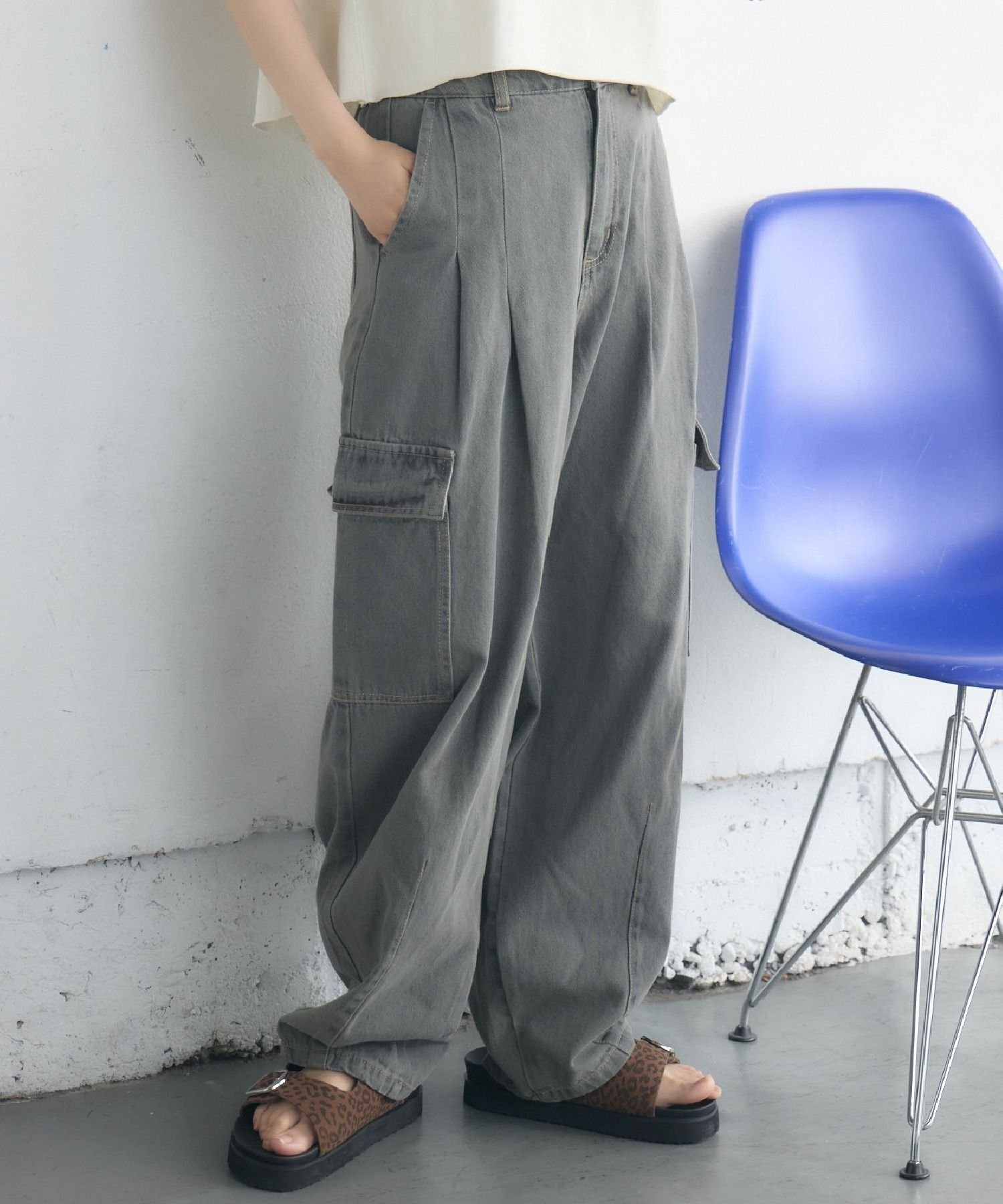 【レトロガール/RETRO GIRL】のカーゴポケデニムPT インテリア・キッズ・メンズ・レディースファッション・服の通販 founy(ファニー) 　ファッション　Fashion　レディースファッション　Fashion for Women　パンツ　Pants & Trousers　おすすめ　Recommended / Our Picks　カーゴパンツ　Cargo Pants, Utility Pants　スクエア　Square, Square Shape　デニム　Denim, Jeans Material　トレンド　Trend, Trending Now　ベーシック　Basic, Essential　ポケット　Pocket, Pocket Detail　ワイド　Wide, Wide Fit　夏　Summer　ブラック/柄|ID: prp329100004692502 ipo3291000000033883669