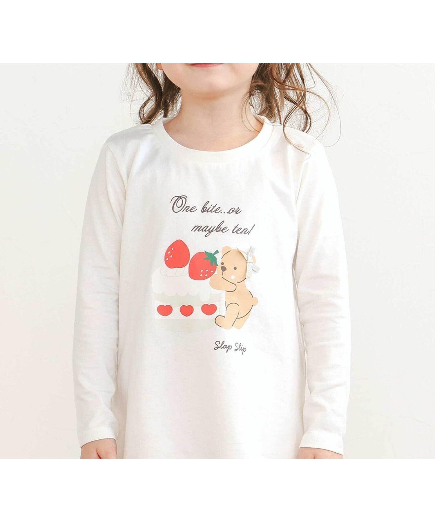【ベベ オンライン ストア/BEBE ONLINE STORE / KIDS】の【スララク/防汚加工/オーガニックコットン】ときめき女の子長袖Tシャツ(80~130cm) インテリア・キッズ・メンズ・レディースファッション・服の通販 founy(ファニー) 　ファッション　Fashion　キッズファッション　Fashion for Kids　アンダー　Underwear Essentials　イエロー　Yellow　チェリー　Cherry, Cherry Pattern　人気　Popular, Best Seller　猫　Cat, Kitty　長袖　Long Sleeve, Full Sleeve　パープル　Purple, Violet　フリル　Frill, Ruffle　フレンチ　French, French Style　フロント　Front, Front Design　プリント　Print, Printed Pattern　ボーダー　Border, Stripe　モチーフ　Motif, Design Theme　A/W・秋冬　Autumn/Winter　犬　Dog　エレガント 上品　Elegant　2025年　2025　2025-2026秋冬・A/W　Autumn/Winter 2025–26 AW25–26　ホワイト×くまケーキ|ID: prp329100004692526 ipo3291000000033883840