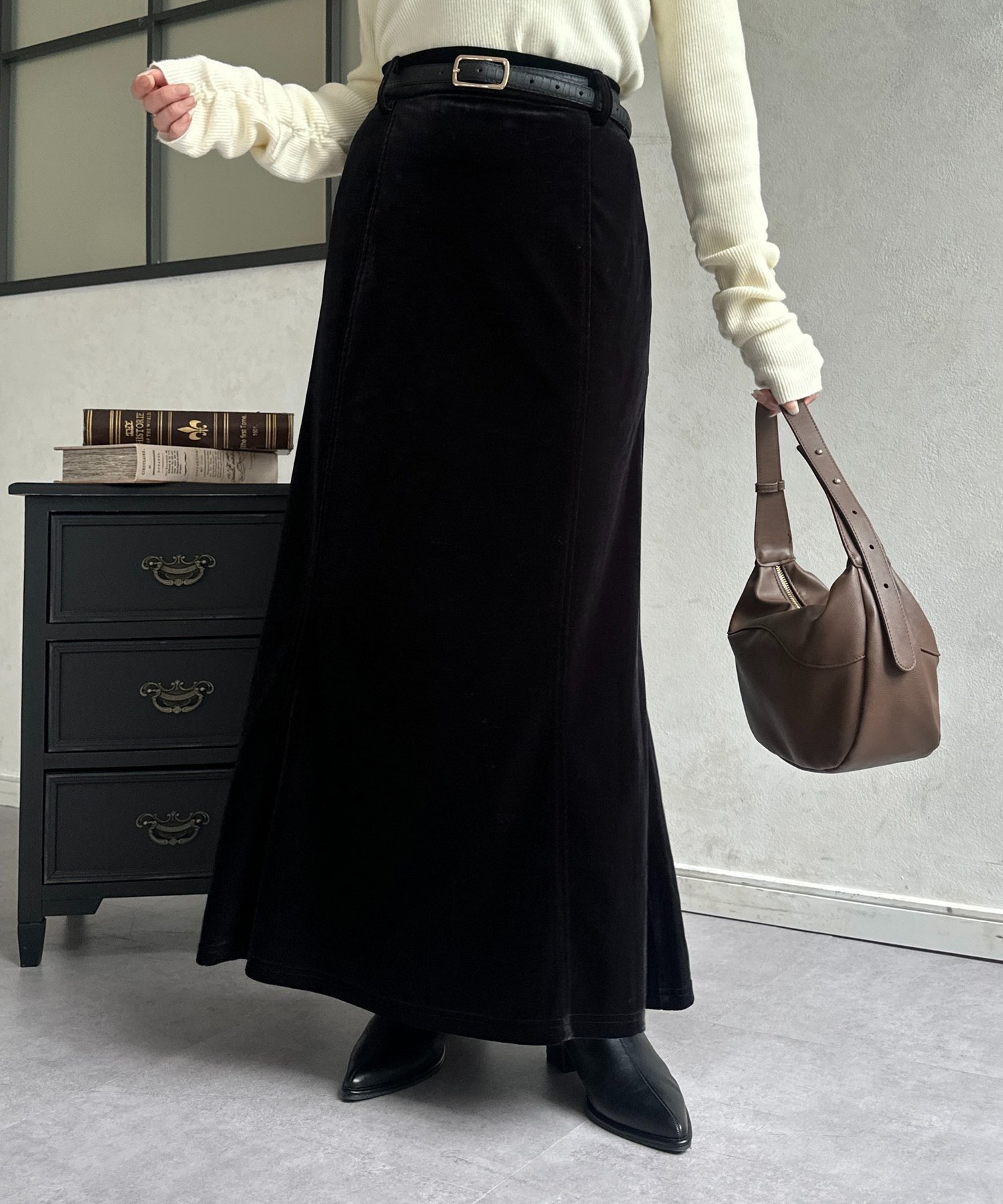 【ゼヴォン/Thevon】のベロアマーメイドスカート インテリア・キッズ・メンズ・レディースファッション・服の通販 founy(ファニー) 　ファッション　Fashion　レディースファッション　Fashion for Women　スカート　Skirts　2025年　2025　2025-2026秋冬・A/W　Autumn/Winter 2025–26 AW25–26　ベロア　Velour, Soft Velvet　ワンポイント　One Point, Statement Accent　人気　Popular, Best Seller　抗菌　Antibacterial, Bacteria-Resistant　ブラック|ID: prp329100004692676 ipo3291000000033884527
