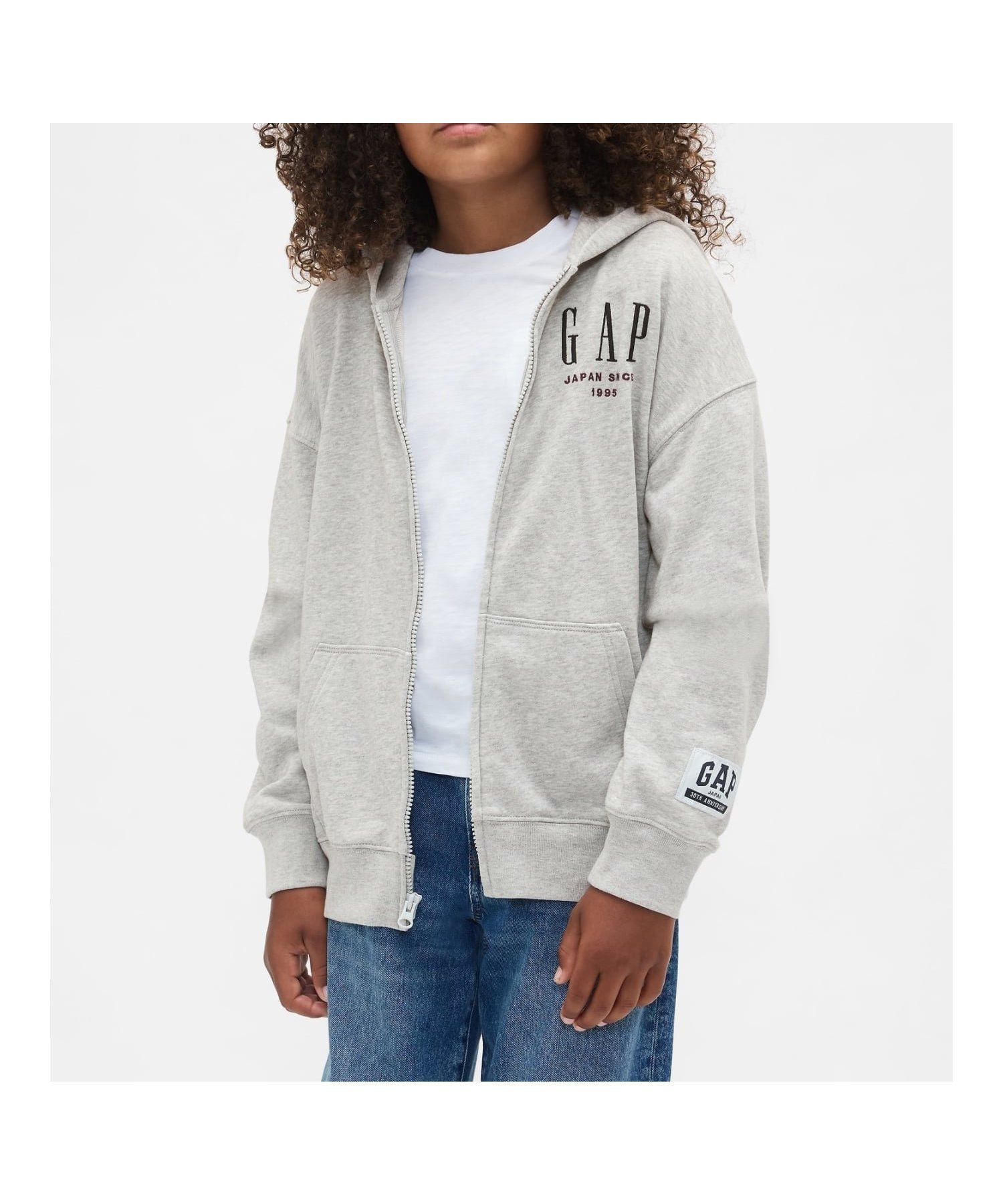 【ギャップ/GAP / KIDS】の30th アニバーサリー ヴィンテージソフト GAPロゴ ジップアップパーカー (キッズ) インテリア・キッズ・メンズ・レディースファッション・服の通販 founy(ファニー) 　ファッション　Fashion　キッズファッション　Fashion for Kids　ダウン　Down, Puffer　人気　Popular, Best Seller　長袖　Long Sleeve, Full Sleeve　フィット　Fit, Slim Fit　ポケット　Pocket, Pocket Detail　おすすめ　Recommended / Our Picks　L_GRAY|ID: prp329100004692705 ipo3291000000033884688