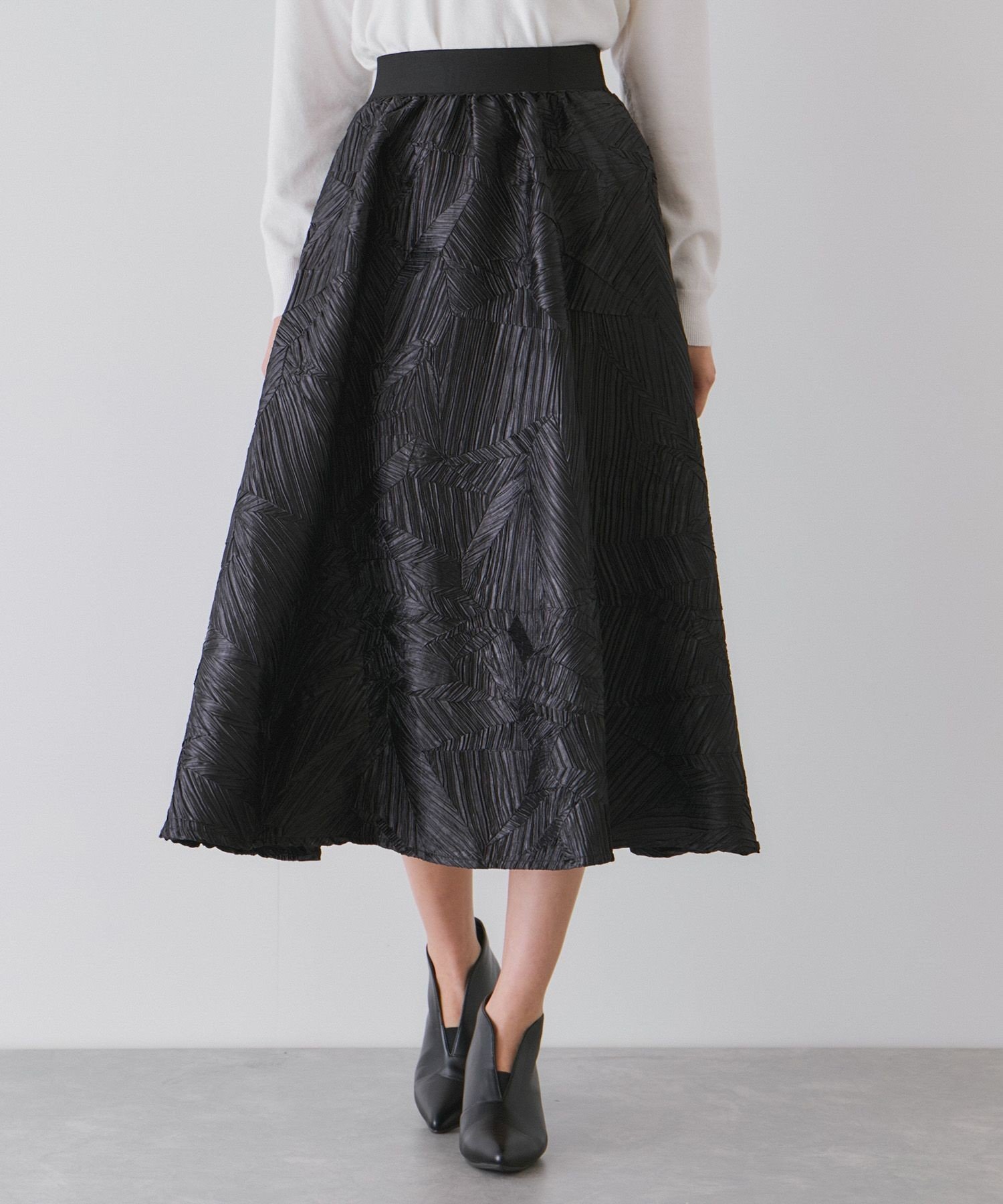 【ジャイロ/JAYRO】のジャガードフレアスカート インテリア・キッズ・メンズ・レディースファッション・服の通販 founy(ファニー) 　ファッション　Fashion　レディースファッション　Fashion for Women　スカート　Skirts　Aライン・フレアスカート　A-Line & Flared Skirts　エレガント 上品　Elegant　シルバー　Silver, Metallic Silver　シンプル　Simple, Minimal　スニーカー　Sneakers, Trainers　ダウン　Down, Puffer　ドレープ　Drape, Draping Fabric　フレア　Flare, Flared　ポケット　Pocket, Pocket Detail　メタリック　Metallic, Shiny Finish　楽ちん　Easy Fit, Comfortable　A/W・秋冬　Autumn/Winter　S/S・春夏　SS, Spring/Summer, Warm Season　おすすめ　Recommended / Our Picks　夏　Summer　ブラック(01)|ID: prp329100004692745 ipo3291000000033884849