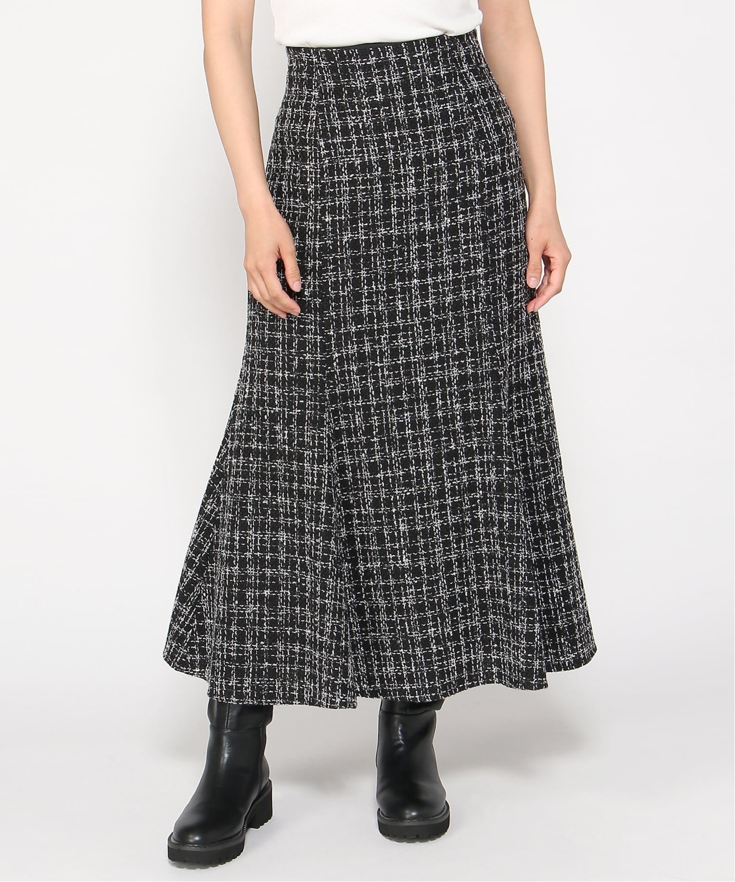 【イング/INGNI】のINGNI/BackレースUPツイードマーメイドSK インテリア・キッズ・メンズ・レディースファッション・服の通販 founy(ファニー) 　ファッション　Fashion　レディースファッション　Fashion for Women　スカート　Skirts　サイドジップ　Side Zip, Side Zipper　スマホ　Smartphone, Mobile Device　ツイード　Twill, Twill Weave　フィット　Fit, Slim Fit　フェミニン　Feminine, Girly　マーメイド　Mermaid, Fishtail Silhouette　レース　Lace, Lace Fabric　ロング　Long, Long-Length　クロオフ/ツイード|ID: prp329100004692808 ipo3291000000033885099