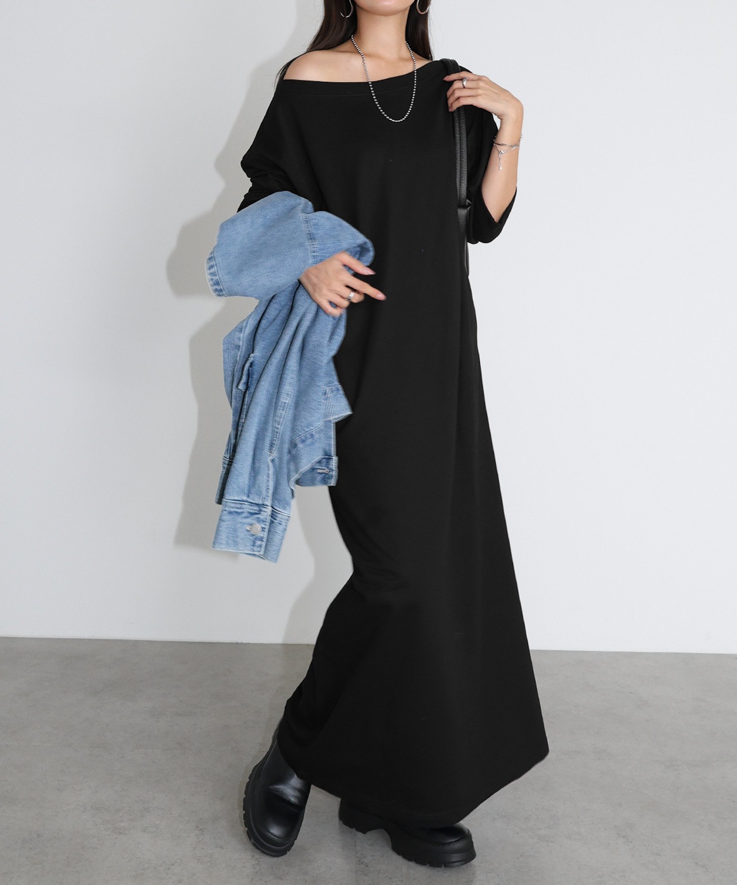 【アンドミー/andme】のオフショルダー スウェット ワンピース 人気、トレンドファッション・服の通販 founy(ファニー) 　ファッション　Fashion　レディースファッション　Fashion for Women　ワンピース　Dresses　おすすめ　Recommended / Our Picks　カットソー　Cut and Sewn Top　ショート　Short, Short Length　スウェット / スエット　Sweatshirt, Sweatwear　スリット　Slit, Slit Detail　バランス　Balance, Style Balance　ポケット　Pocket, Pocket Detail　リラックス　Relax, Relaxed Fit　長袖　Long Sleeve, Full Sleeve　 other-1|ID: prp329100004692919 ipo3291000000033885516