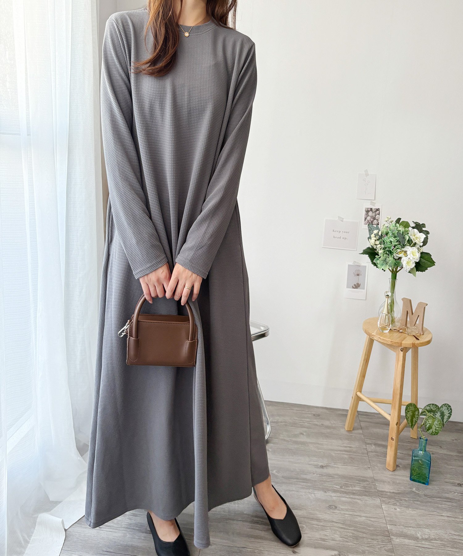 【アミュレット/Amulet】の【Amulet】ワッフル風ロングワンピース インテリア・キッズ・メンズ・レディースファッション・服の通販 founy(ファニー) 　ファッション　Fashion　レディースファッション　Fashion for Women　ワンピース　Dresses　アクセサリー　Fashion Accessories　シンプル　Simple, Minimal　スニーカー　Sneakers, Trainers　ポケット　Pocket, Pocket Detail　リラックス　Relax, Relaxed Fit　ロング　Long, Long-Length　ワッフル　Waffle, Waffle Knit　春　Spring　無地　Plain, Solid Color　秋　Autumn　A/W・秋冬　Autumn/Winter　長袖　Long Sleeve, Full Sleeve　グレー|ID: prp329100004692934 ipo3291000000033885585