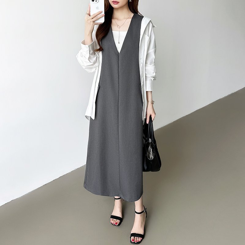 【ココモモ/COCOMOMO】の【きれいめ・カジュアルにも】 ジャンパースカート Vネック ワンピース 人気、トレンドファッション・服の通販 founy(ファニー) 　ファッション　Fashion　レディースファッション　Fashion for Women　スカート　Skirts　シンプル　Simple, Minimal　スリット　Slit, Slit Detail　フラップ　Flap, Flap Pocket　ポケット　Pocket, Pocket Detail　 other-1|ID: prp329100004692996 ipo3291000000034240190