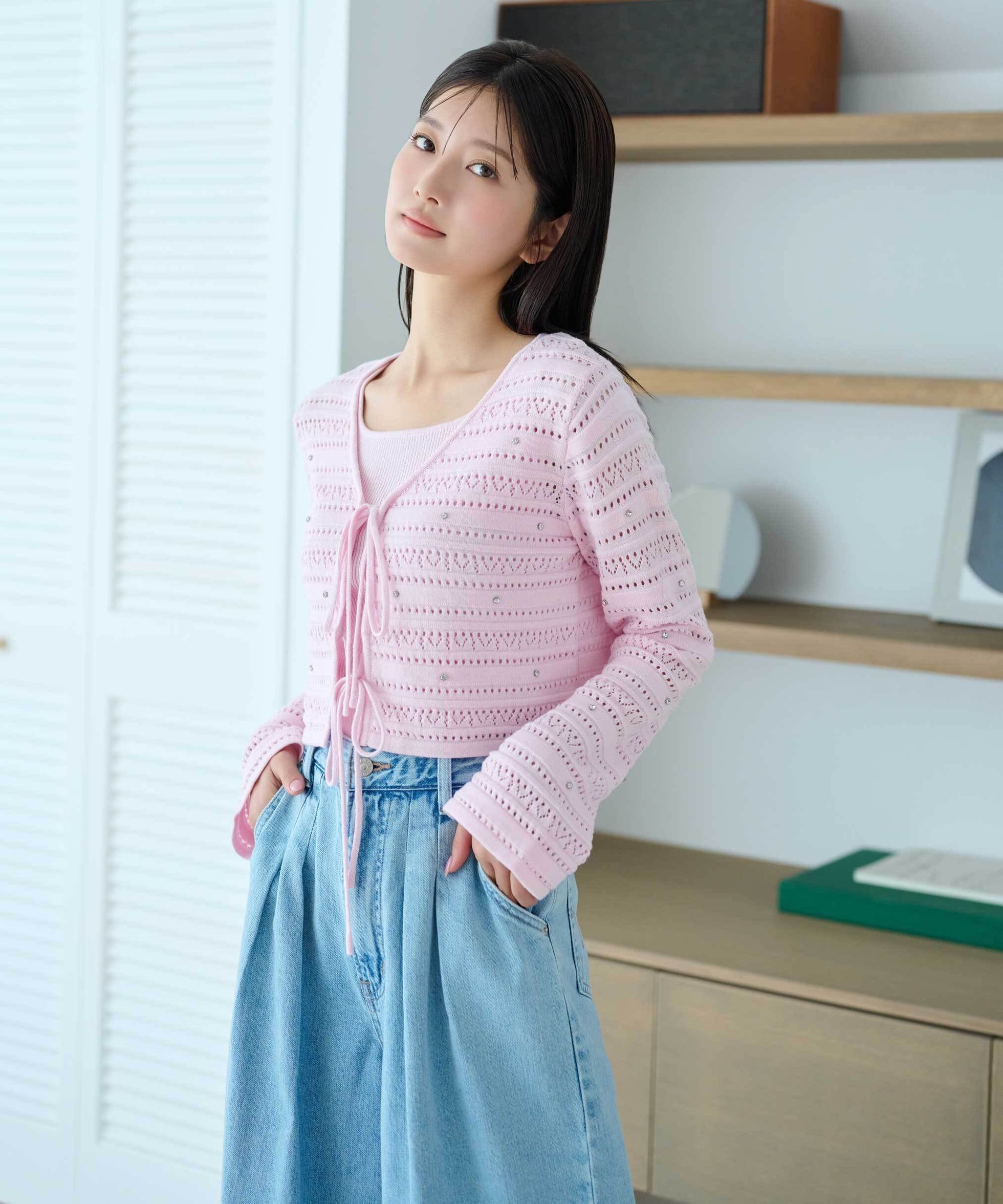 【ジルバイジルスチュアート/JILL by JILLSTUART】のビジュー付きカギ編みアンサンブル インテリア・キッズ・メンズ・レディースファッション・服の通販 founy(ファニー) 　ファッション　Fashion　レディースファッション　Fashion for Women　トップス・カットソー　Cut & Sew Tops　アンサンブルニット　Knit Ensembles & Twin Sets　おすすめ　Recommended / Our Picks　アンサンブル　Ensemble Set　カーディガン　Cardigan, Knitwear　ガーリー　Girly, Feminine Style　キャミソール　Camisole, Spaghetti Strap Top　デニム　Denim, Jeans Material　ビジュー　Bijou, Jewel-like Accent　フロント　Front, Front Design　リボン　Ribbon, Bow　エレガント 上品　Elegant　透かし　Cut-Out, Lacework　ピンク|ID: prp329100004693219 ipo3291000000033887363