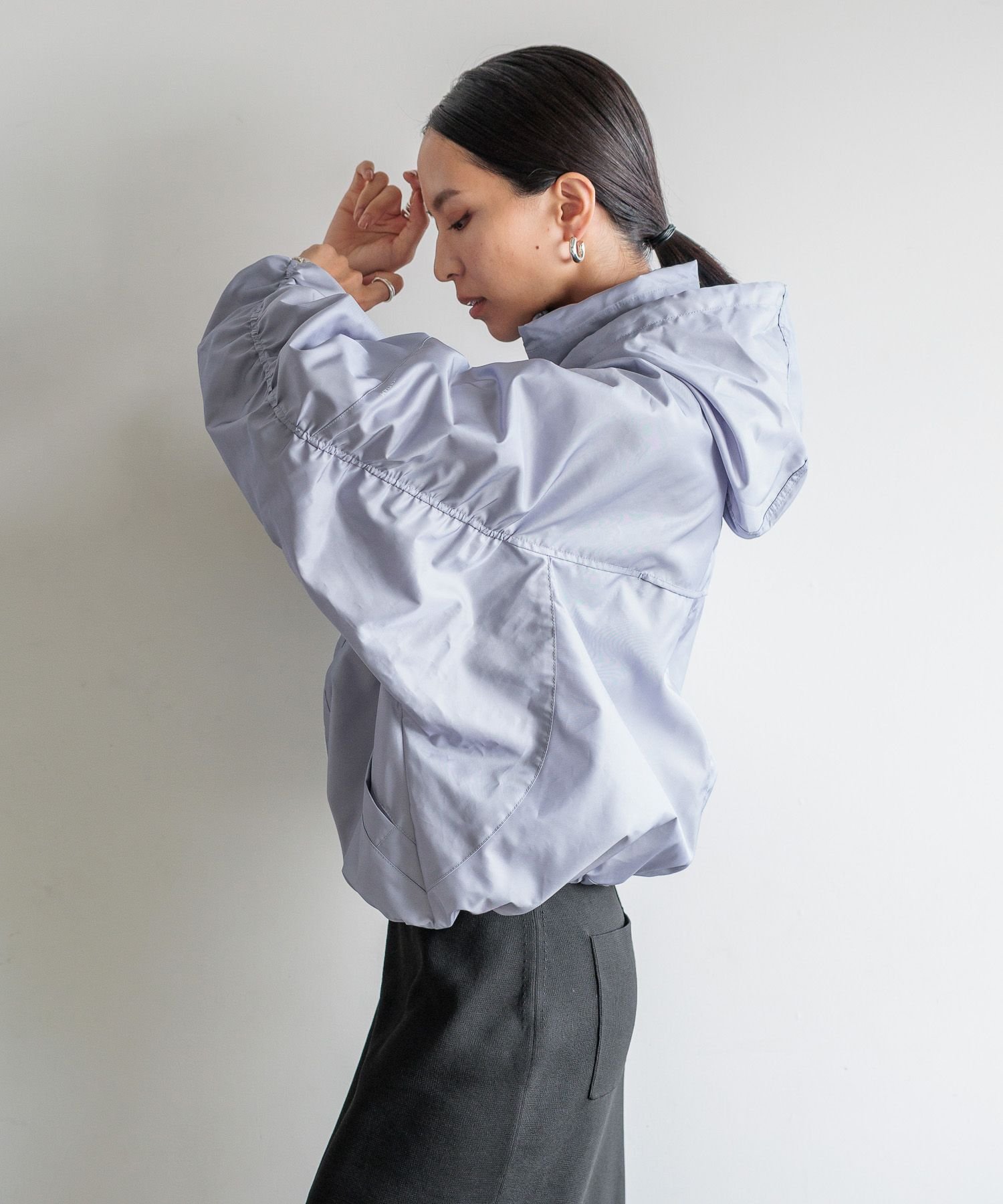 【ベイフロー/BAYFLOW】の【HEREIAM】撥水グロッシーブルゾン インテリア・キッズ・メンズ・レディースファッション・服の通販 founy(ファニー) 　ファッション　Fashion　レディースファッション　Fashion for Women　アウター　Coat / Outerwear Collection　ブルゾンジャケット・スポーティアウター　Blouson Jackets　秋　Autumn　今季　This Season, Current Season　切替　Switching, Contrast Panel　シャンブレー　Chambray, Denim-Like Fabric　スウェット / スエット　Sweatshirt, Sweatwear　人気　Popular, Best Seller　バランス　Balance, Style Balance　フロント　Front, Front Design　プリント　Print, Printed Pattern　おすすめ　Recommended / Our Picks　ミストブルー83|ID: prp329100004693252 ipo3291000000033887529