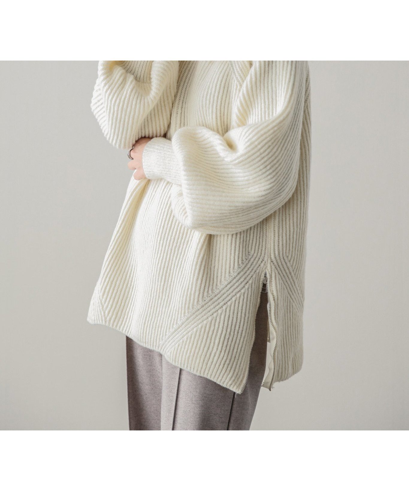 【ラジュール/Lajour】のサイドジップ オーバーサイズニット インテリア・キッズ・メンズ・レディースファッション・服の通販 founy(ファニー) 　ファッション　Fashion　レディースファッション　Fashion for Women　トップス・カットソー　Cut & Sew Tops　ニット　Knit Tops & Sweaters　おすすめ　Recommended / Our Picks　インナー　Innerwear　サイドジップ　Side Zip, Side Zipper　ショルダー　Shoulder, Shoulder Strap　ドロップ　Drop Shoulder, Dropped Style　ホワイト|ID: prp329100004693283 ipo3291000000033887667