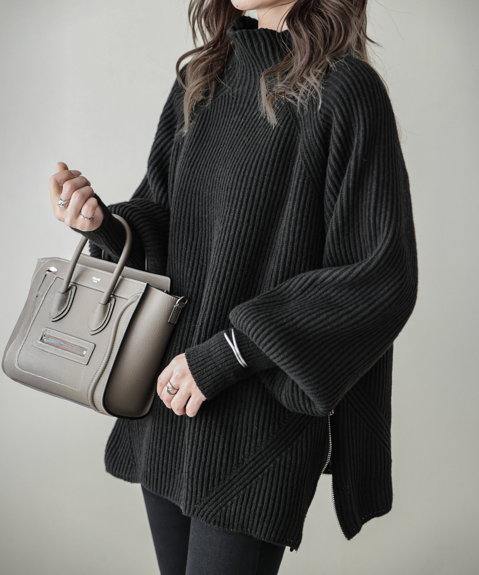 【ラジュール/Lajour】のサイドジップ オーバーサイズニット インテリア・キッズ・メンズ・レディースファッション・服の通販 founy(ファニー) 　ファッション　Fashion　レディースファッション　Fashion for Women　トップス・カットソー　Cut & Sew Tops　ニット　Knit Tops & Sweaters　おすすめ　Recommended / Our Picks　インナー　Innerwear　サイドジップ　Side Zip, Side Zipper　ショルダー　Shoulder, Shoulder Strap　ドロップ　Drop Shoulder, Dropped Style　ブラック|ID: prp329100004693283 ipo3291000000033887673
