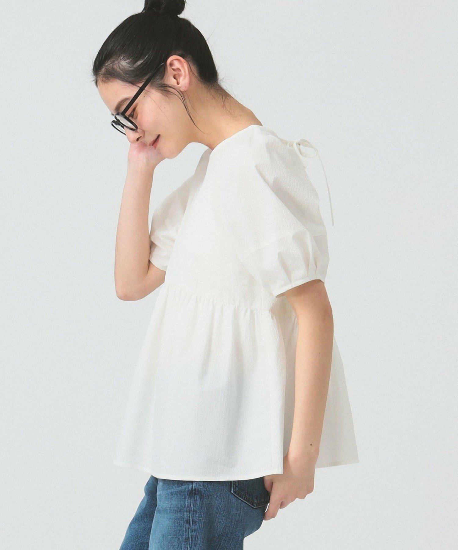 【ビームス ウイメン/BEAMS】の【洗濯可/半袖/ゆったりサイズ/オフィス/きれいめ/涼しい】Ray BEAMS / ランタンスリーブ ギャザー ブラウス インテリア・キッズ・メンズ・レディースファッション・服の通販 founy(ファニー) 　ファッション　Fashion　レディースファッション　Fashion for Women　トップス・カットソー　Cut & Sew Tops　シャツ・ブラウス・オフィスカジュアル　Elegant Blouses & Button-Ups　ギャザー　Gathered, Ruffled　スリーブ　Sleeve, Long Sleeve / Short Sleeve　デニム　Denim, Jeans Material　リボン　Ribbon, Bow　半袖　Short Sleeve, Half Sleeve　WHITE|ID: prp329100004693330 ipo3291000000033887956