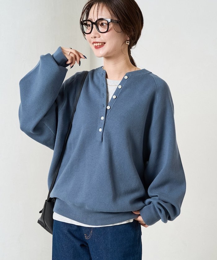 【フリークスストア/FREAK'S STORE】の新色追加 スウェットライク ヘンリーネック ニット プルオーバー【限定展開】 25AW インテリア・キッズ・メンズ・レディースファッション・服の通販 founy(ファニー) 　ファッション　Fashion　レディースファッション　Fashion for Women　トップス・カットソー　Cut & Sew Tops　ニット　Knit Tops & Sweaters　レディースパーカー・カジュアルフーディー　Casual Hoodies & Sweatshirts　カジュアルプルオーバー・ニットトップス　Pullovers & Knit Tops / Casual Pullovers　スウェット・クルーネックトップス　Sweatshirts & Crewnecks / Relaxed Fit Sweat Tops　カーディガン　Cardigan, Knitwear　ショート　Short, Short Length　シンプル　Simple, Minimal　スウェット / スエット　Sweatshirt, Sweatwear　スニーカー　Sneakers, Trainers　スラックス　Slacks, Dress Pants　ダウン　Down, Puffer　デニム　Denim, Jeans Material　人気　Popular, Best Seller　フロント　Front, Front Design　ボトム　Bottoms, Lower Wear　リラックス　Relax, Relaxed Fit　A/W・秋冬　Autumn/Winter　冬　Winter / This Winter　おすすめ　Recommended / Our Picks　2025年　2025　2025-2026秋冬・A/W　Autumn/Winter 2025–26 AW25–26　ブルー|ID: prp329100004693426 ipo3291000000036265348