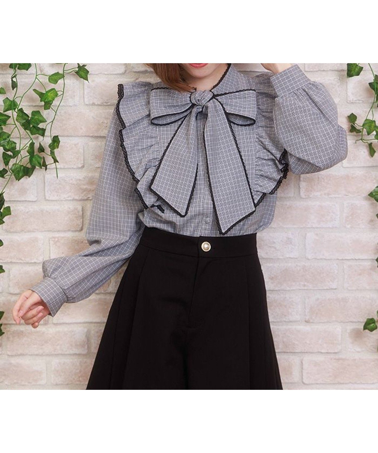 【アクシーズファム/axes femme】の配色ピコレースボウタイブラウス インテリア・キッズ・メンズ・レディースファッション・服の通販 founy(ファニー) 　ファッション　Fashion　レディースファッション　Fashion for Women　トップス・カットソー　Cut & Sew Tops　シャツ・ブラウス・オフィスカジュアル　Elegant Blouses & Button-Ups　ガーリー　Girly, Feminine Style　ビッグ　Big, Oversized　ボトム　Bottoms, Lower Wear　リボン　Ribbon, Bow　レース　Lace, Lace Fabric　グレー|ID: prp329100004693432 ipo3291000000033888961