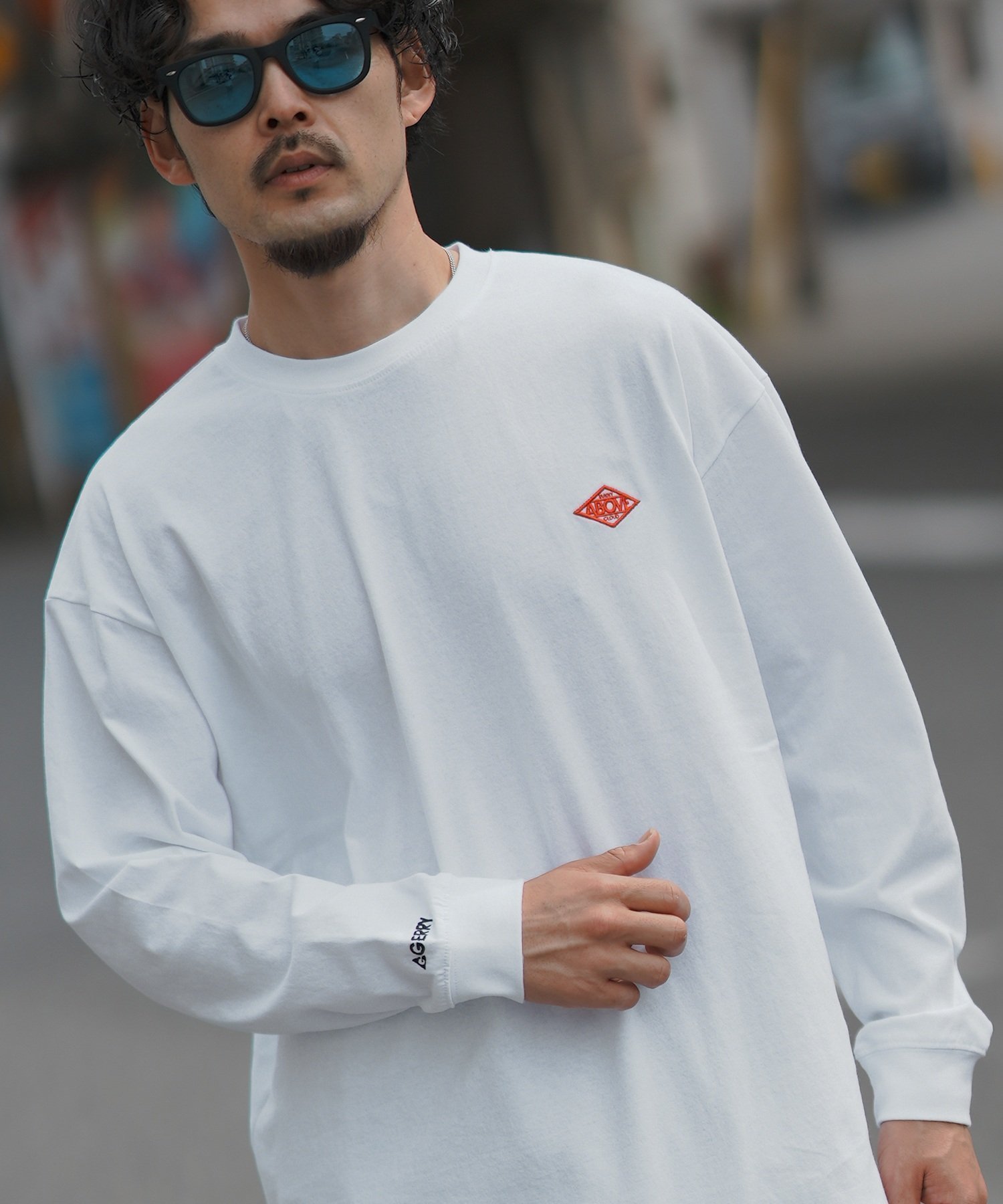 【その他のブランド/Other】のGERRY ジェリー 別注 ワッペン 刺しゅう 長袖Tシャツ インテリア・キッズ・メンズ・レディースファッション・服の通販 founy(ファニー) 　ファッション　Fashion　レディースファッション　Fashion for Women　トップス・カットソー　Cut & Sew Tops　シャツ・ブラウス・オフィスカジュアル　Elegant Blouses & Button-Ups　ロングTシャツ・Tシャツ　Longline T-Shirts & Tees　アウトドア　Outdoor Clothing　アメリカン　American Style　カーゴパンツ　Cargo Pants, Utility Pants　ショーツ　Shorts, Short Pants　デニム　Denim, Jeans Material　トレンド　Trend, Trending Now　定番　Standard, Basic Item　長袖　Long Sleeve, Full Sleeve　パープル　Purple, Violet　別注　Limited Edition, Custom Order　ワイド　Wide, Wide Fit　ワンポイント　One Point, Statement Accent　おすすめ　Recommended / Our Picks　ホワイト|ID: prp329100004693616 ipo3291000000033890741