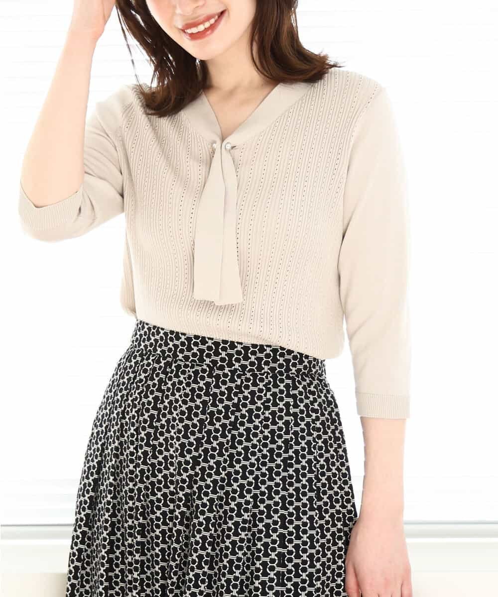 【オフオン/ofuon】のボウタイデザイン六分袖ニット/洗える/WEB限定サイズあり インテリア・キッズ・メンズ・レディースファッション・服の通販 founy(ファニー) 　ファッション　Fashion　レディースファッション　Fashion for Women　トップス・カットソー　Cut & Sew Tops　ニット　Knit Tops & Sweaters　アイレット　Eyelet Lace　コンパクト　Compact, Small Size　シルバー　Silver, Metallic Silver　ジャケット　Jacket, Outerwear　エレガント 上品　Elegant　ビジネス 仕事 通勤　Business / Work / Commuting　冬　Winter / This Winter　夏　Summer　春　Spring　洗える　Machine Washable　秋　Autumn　グレージュ|ID: prp329100004693758 ipo3291000000033891745
