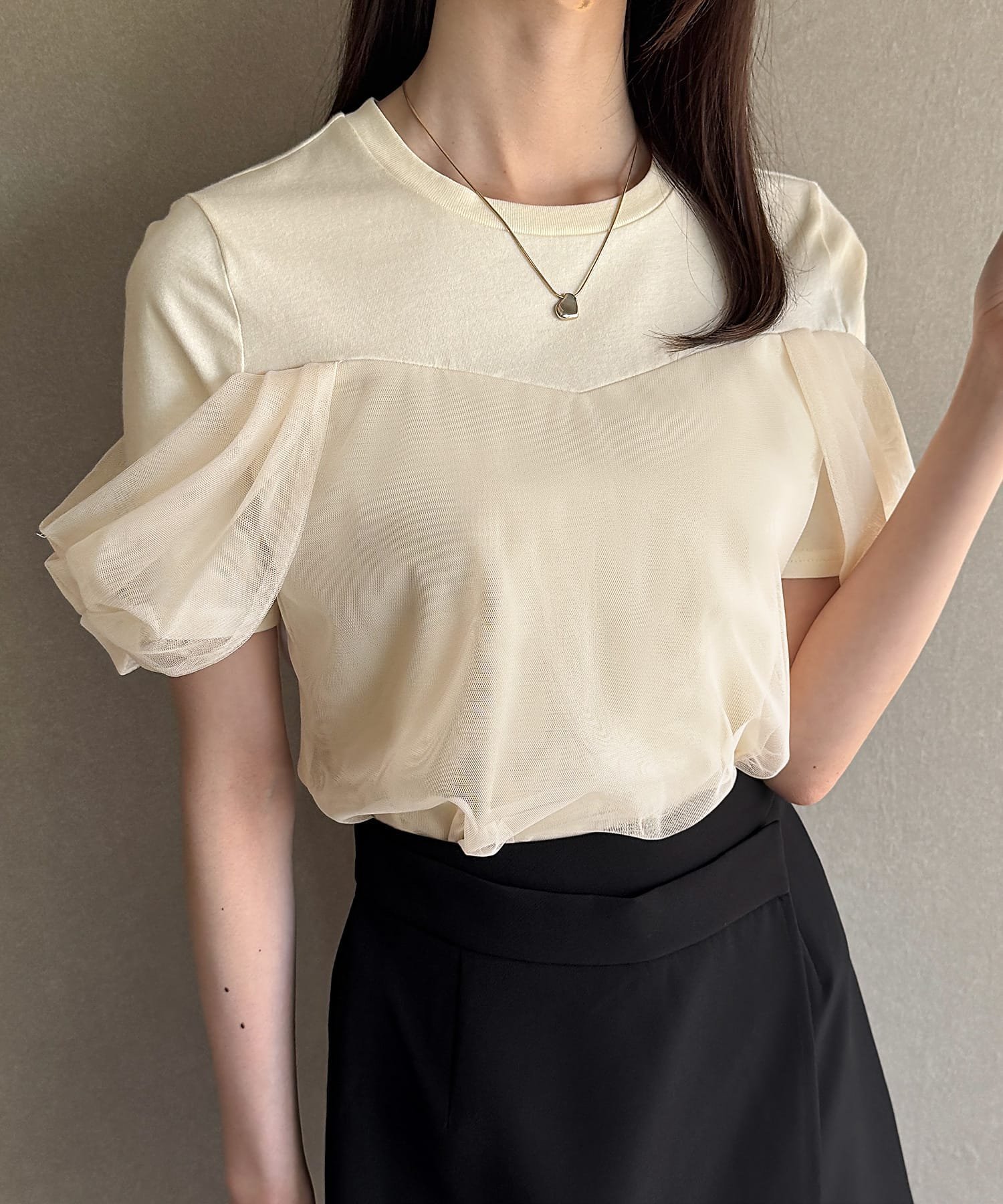 【ジュノア/JUNOAH】のチュールドレープTシャツ インテリア・キッズ・メンズ・レディースファッション・服の通販 founy(ファニー) 　ファッション　Fashion　レディースファッション　Fashion for Women　トップス・カットソー　Cut & Sew Tops　シャツ・ブラウス・オフィスカジュアル　Elegant Blouses & Button-Ups　ロングTシャツ・Tシャツ　Longline T-Shirts & Tees　クリーム|ID: prp329100004693827 ipo3291000000033892137