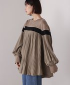 【バブ ブージュルード/Bab Bou Jeloud】の配色ラインプリーツプルオーバー KHK|ID: prp329100004693865 ipo3291000000033975547
