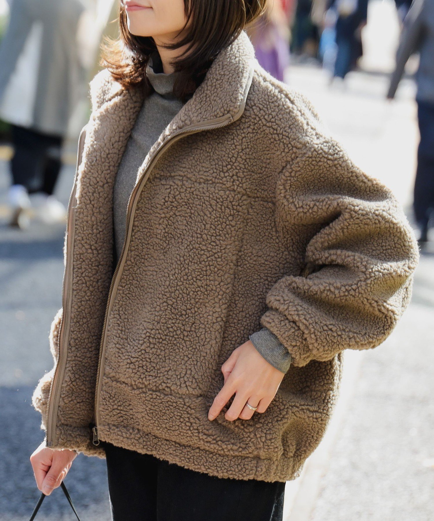 【ビームス ウイメン/BEAMS】のスタンドカラー ボア ブルゾン インテリア・キッズ・メンズ・レディースファッション・服の通販 founy(ファニー) 　ファッション　Fashion　レディースファッション　Fashion for Women　アウター　Coat / Outerwear Collection　ブルゾンジャケット・スポーティアウター　Blouson Jackets　おすすめ　Recommended / Our Picks　インナー　Innerwear　ジップ　Zip, Zipper　スタンド　Stand Collar, Upright Stand　ダウン　Down, Puffer　ブルゾン　Blouson, Bomber Jacket　MOCHA|ID: prp329100004693872 ipo3291000000033892594